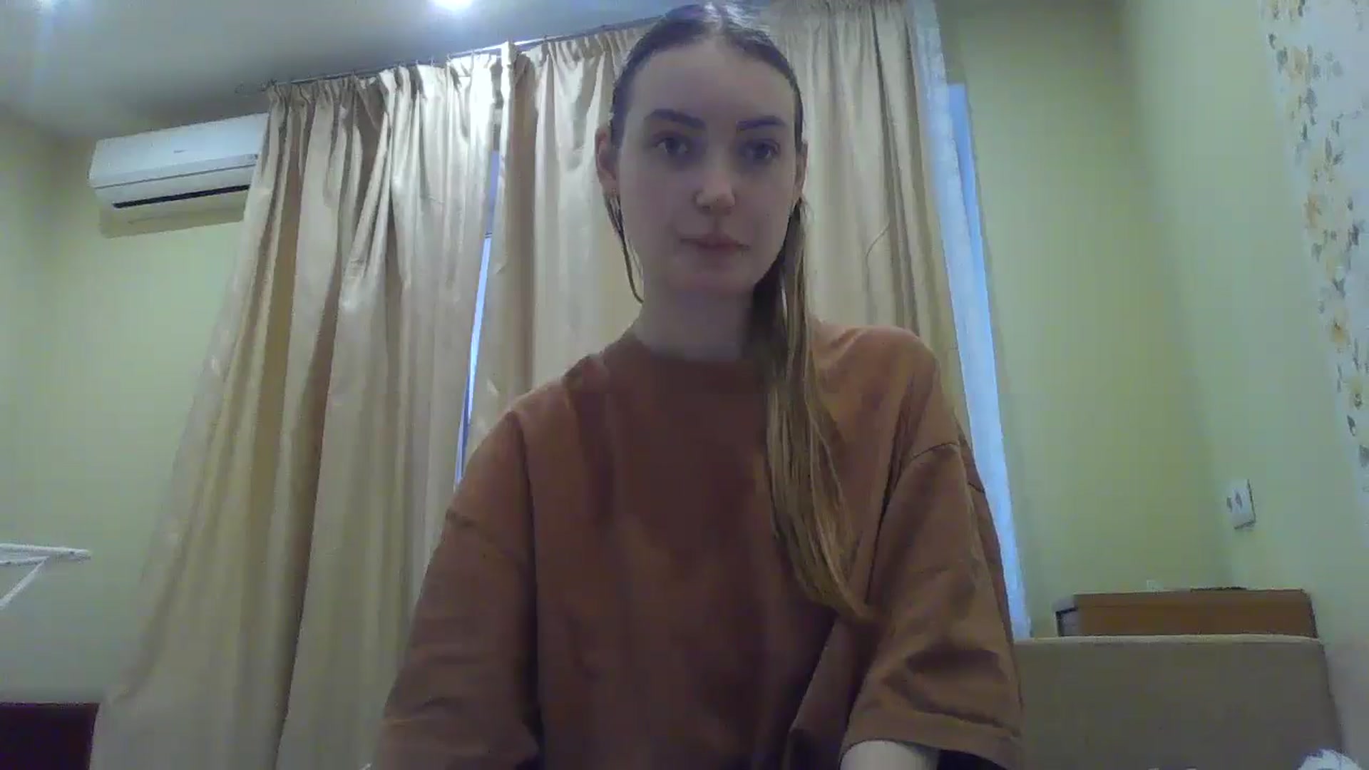 Gallery image thumbnail from EmmaDream18's myfreecams stream on, 01/10/2026, 13:22 image 18 of 20