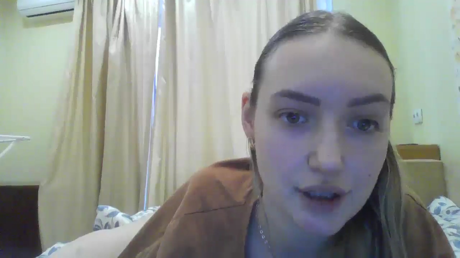 Gallery image thumbnail from EmmaDream18's myfreecams stream on, 01/10/2026, 13:22 image 5 of 20