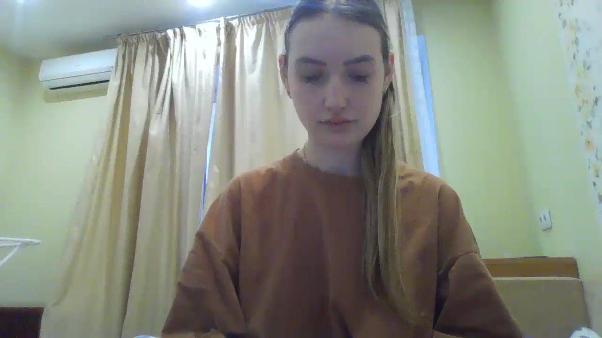 Gallery image thumbnail from EmmaDream18's myfreecams stream on, 01/10/2026, 13:22 image 14 of 20