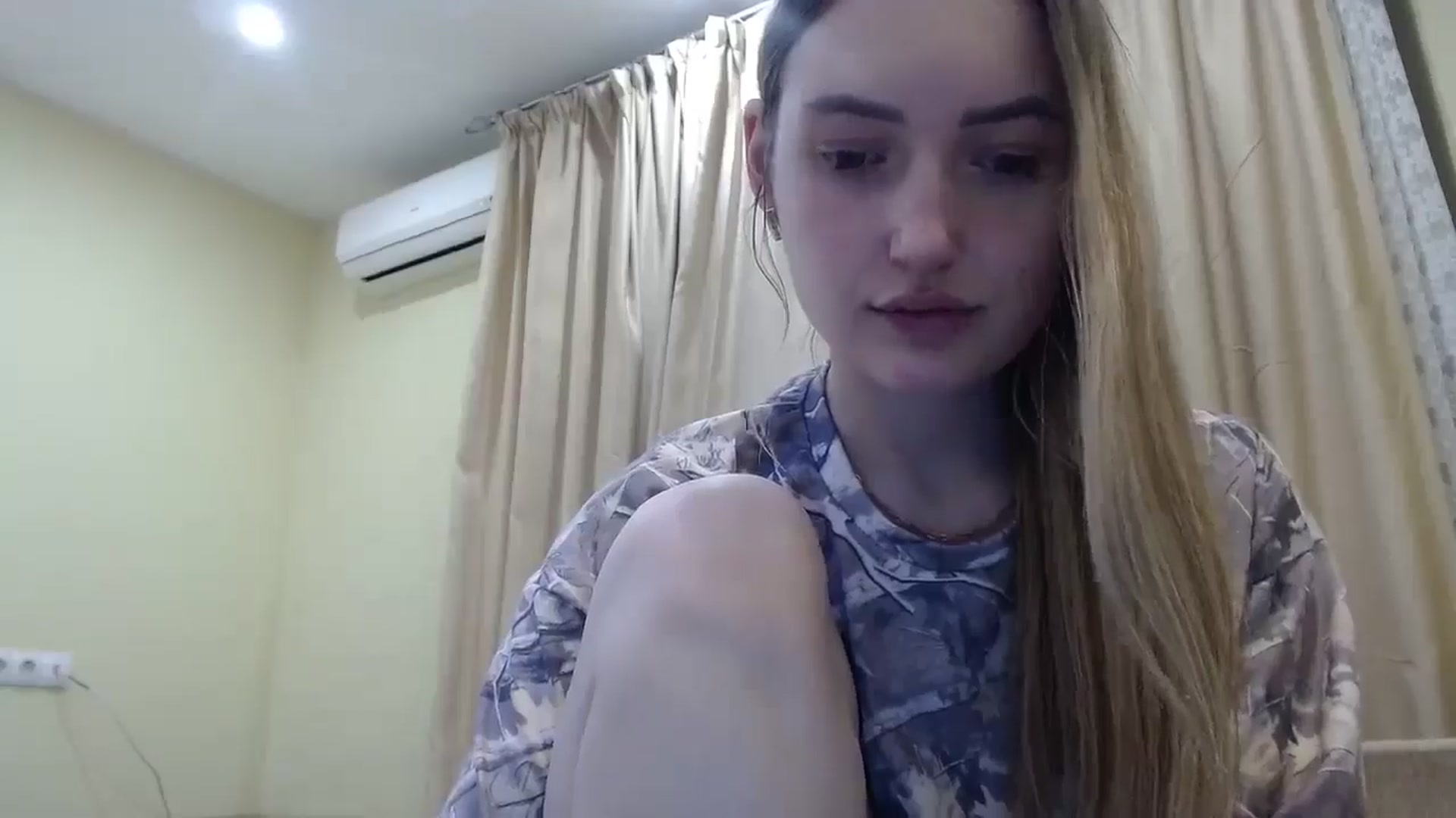 Gallery image thumbnail from EmmaDream18's myfreecams stream on, 01/11/2026, 17:26 image 19 of 20