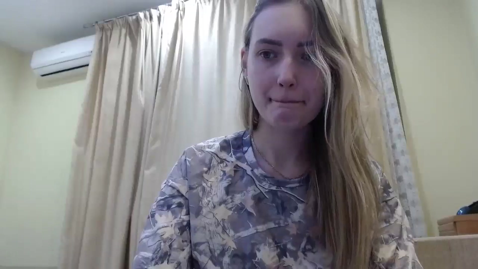 Gallery image thumbnail from EmmaDream18's myfreecams stream on, 01/11/2026, 19:15 image 13 of 20