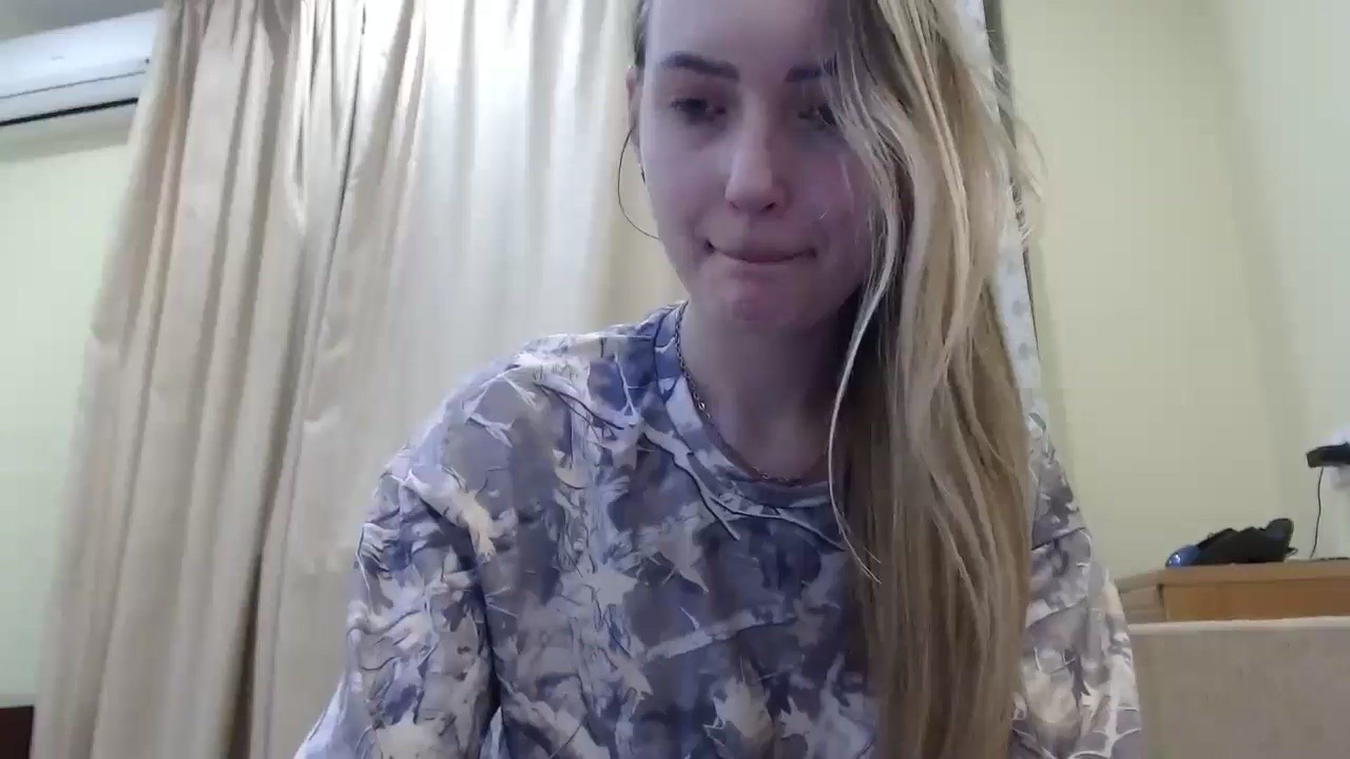 Gallery image thumbnail from EmmaDream18's myfreecams stream on, 01/11/2026, 19:15 image 16 of 20