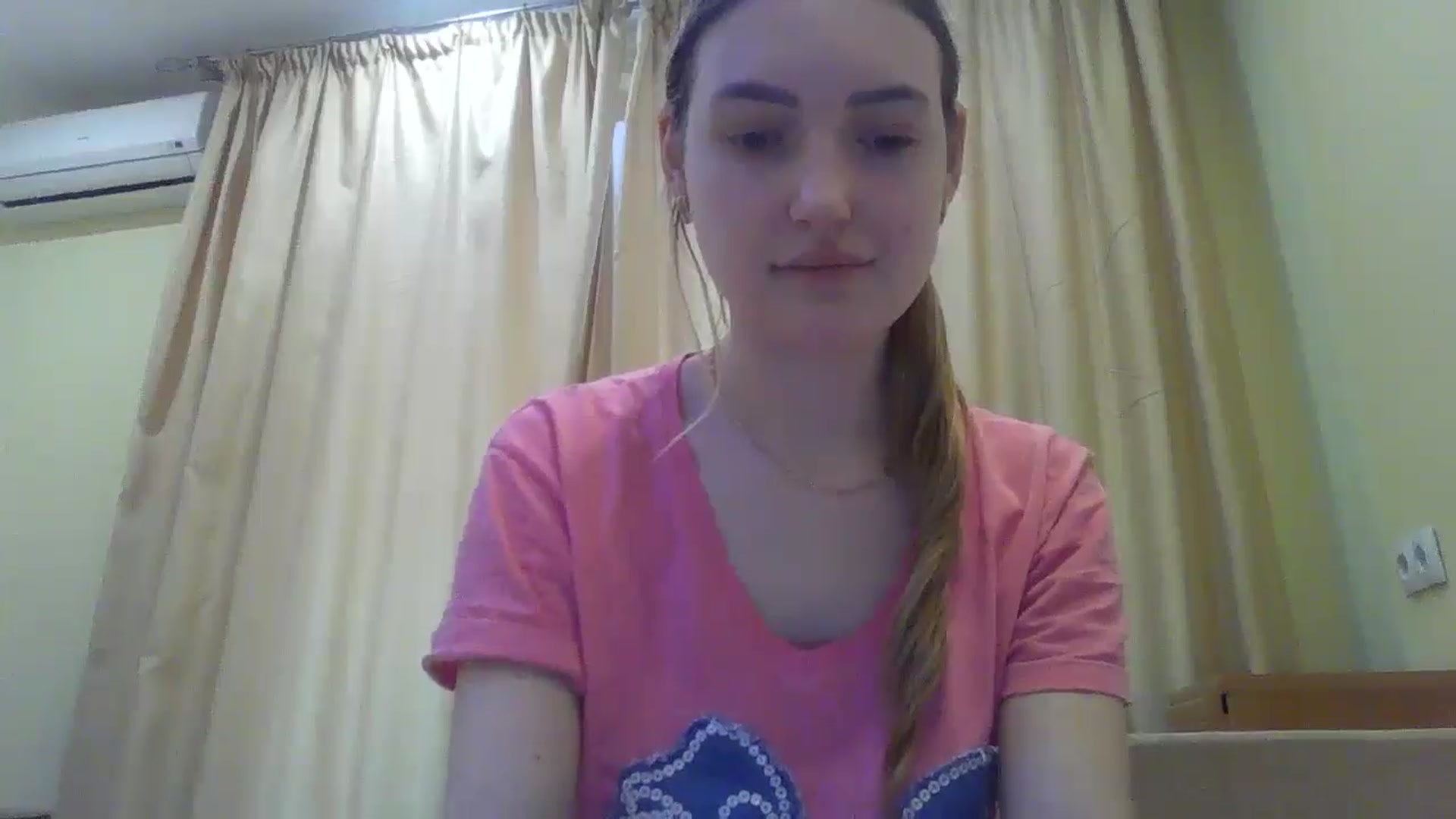 Gallery image thumbnail from EmmaDream18's myfreecams stream on, 01/18/2026, 11:44 image 4 of 20