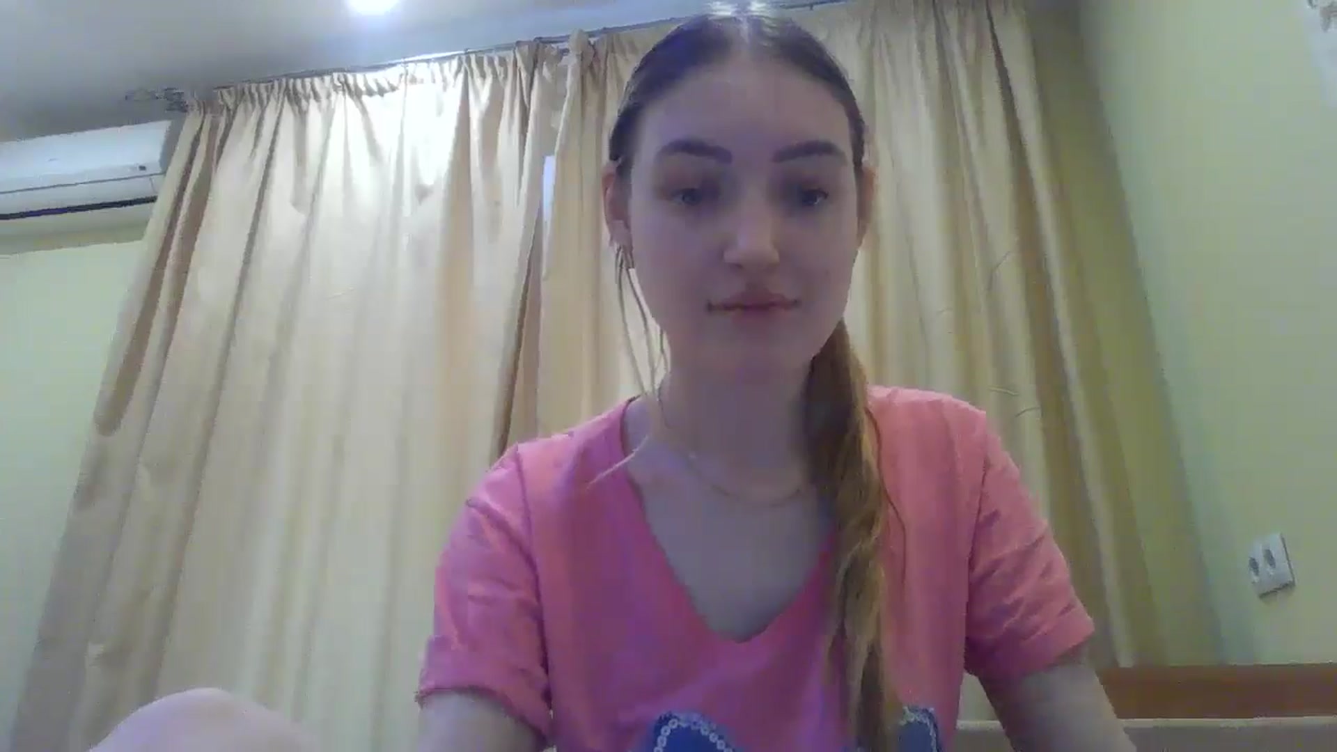 Gallery image thumbnail from EmmaDream18's myfreecams stream on, 01/18/2026, 11:44 image 16 of 20