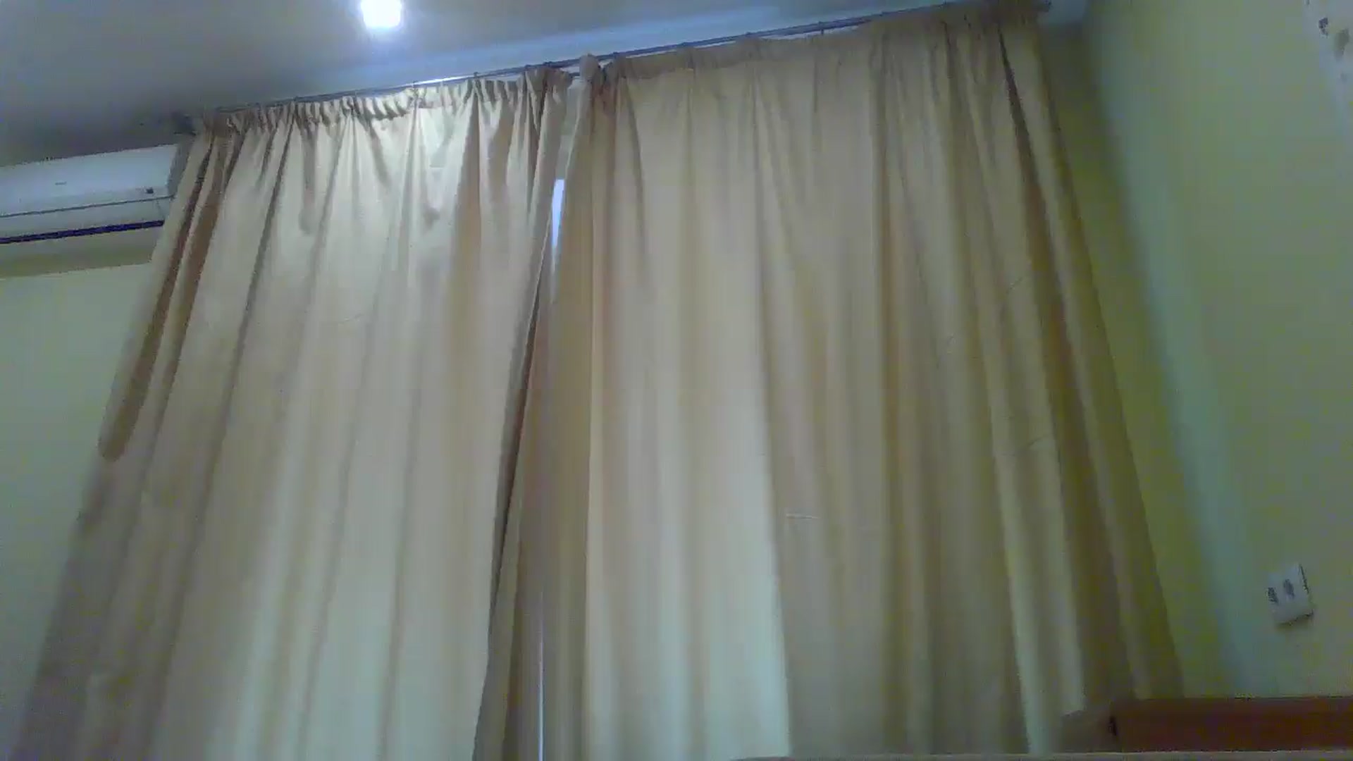 Gallery image thumbnail from EmmaDream18's myfreecams stream on, 01/18/2026, 11:44 image 9 of 20