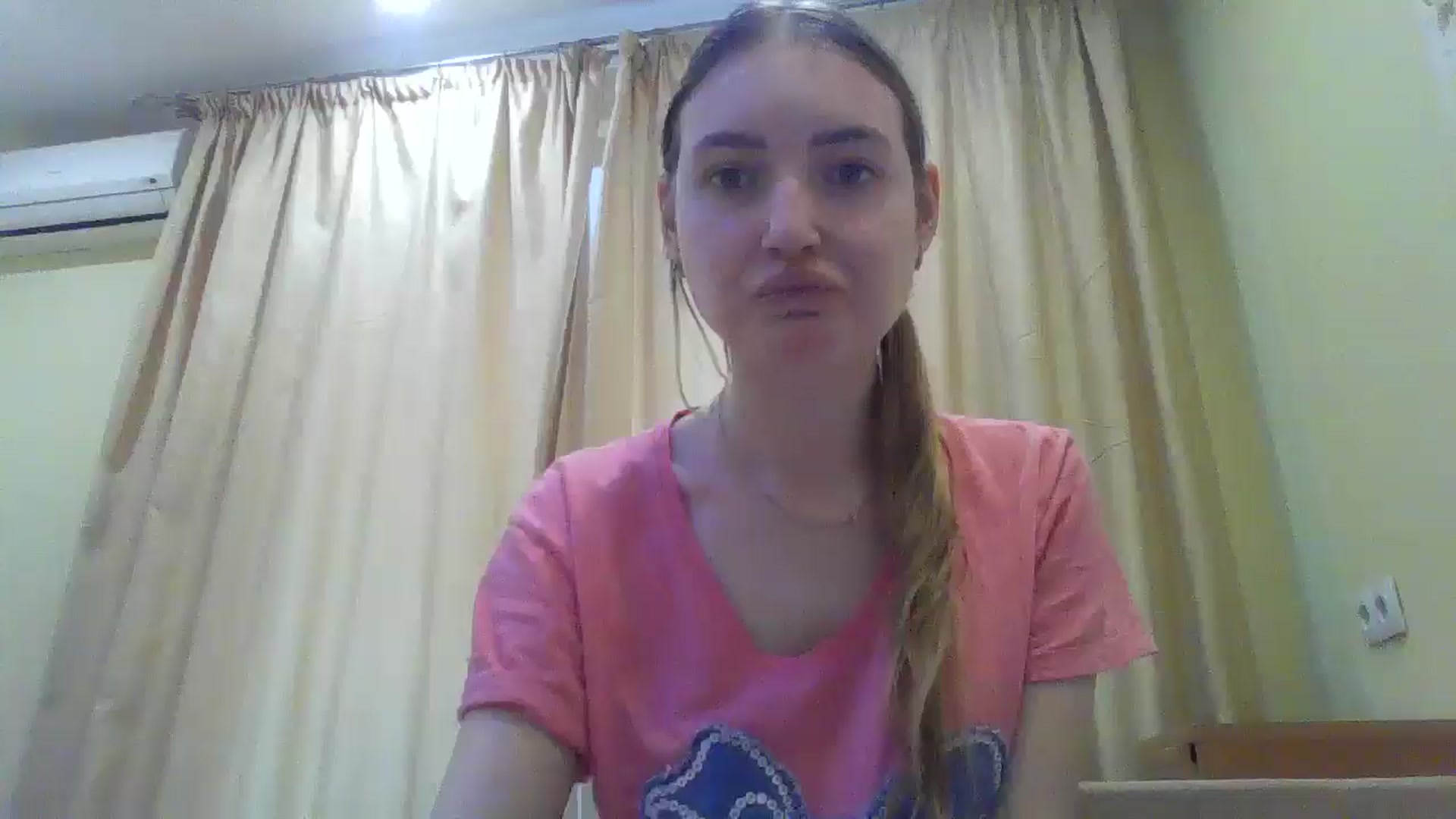 Gallery image thumbnail from EmmaDream18's myfreecams stream on, 01/18/2026, 11:44 image 13 of 20