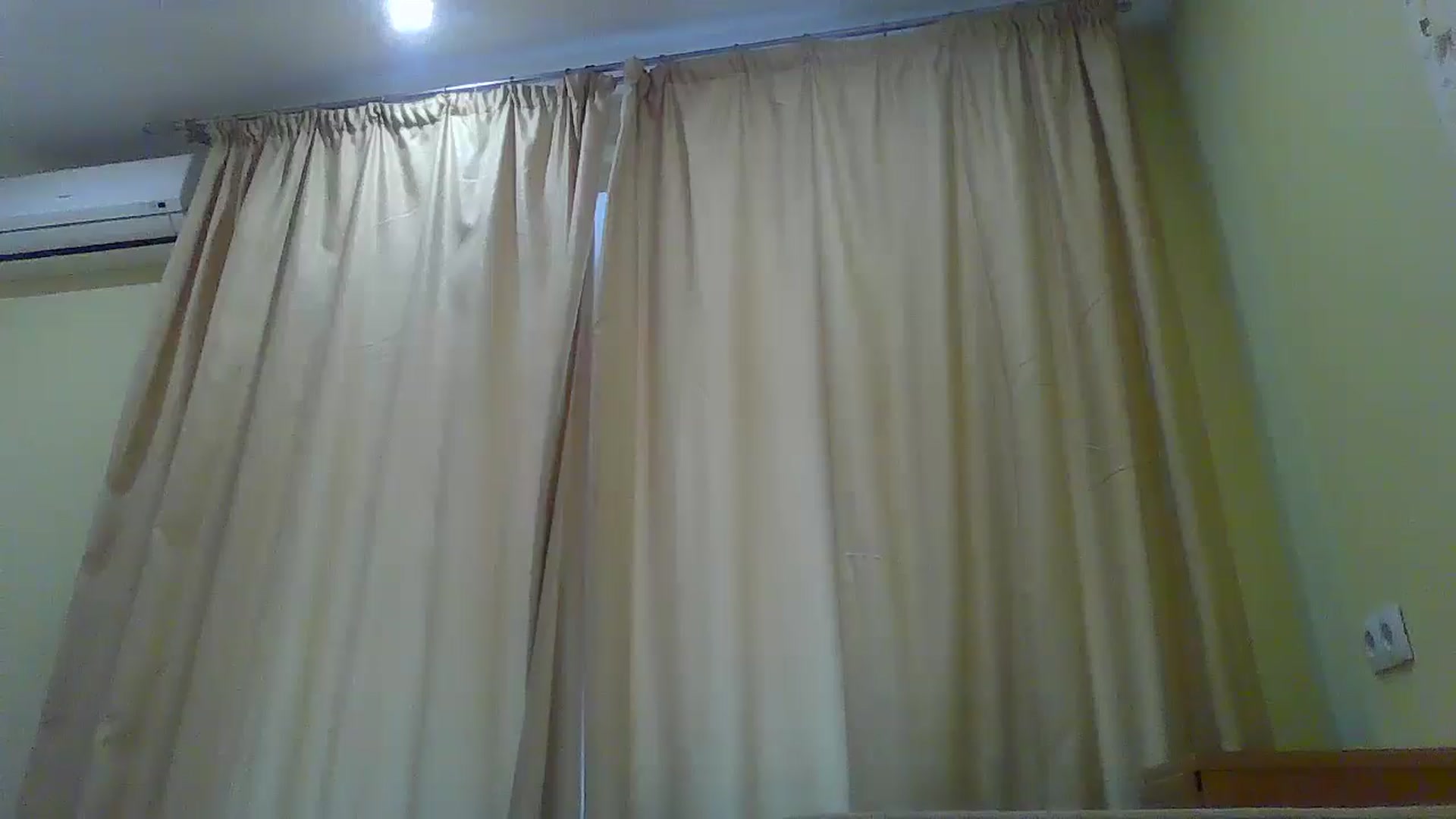 Gallery image thumbnail from EmmaDream18's myfreecams stream on, 01/18/2026, 11:44 image 7 of 20