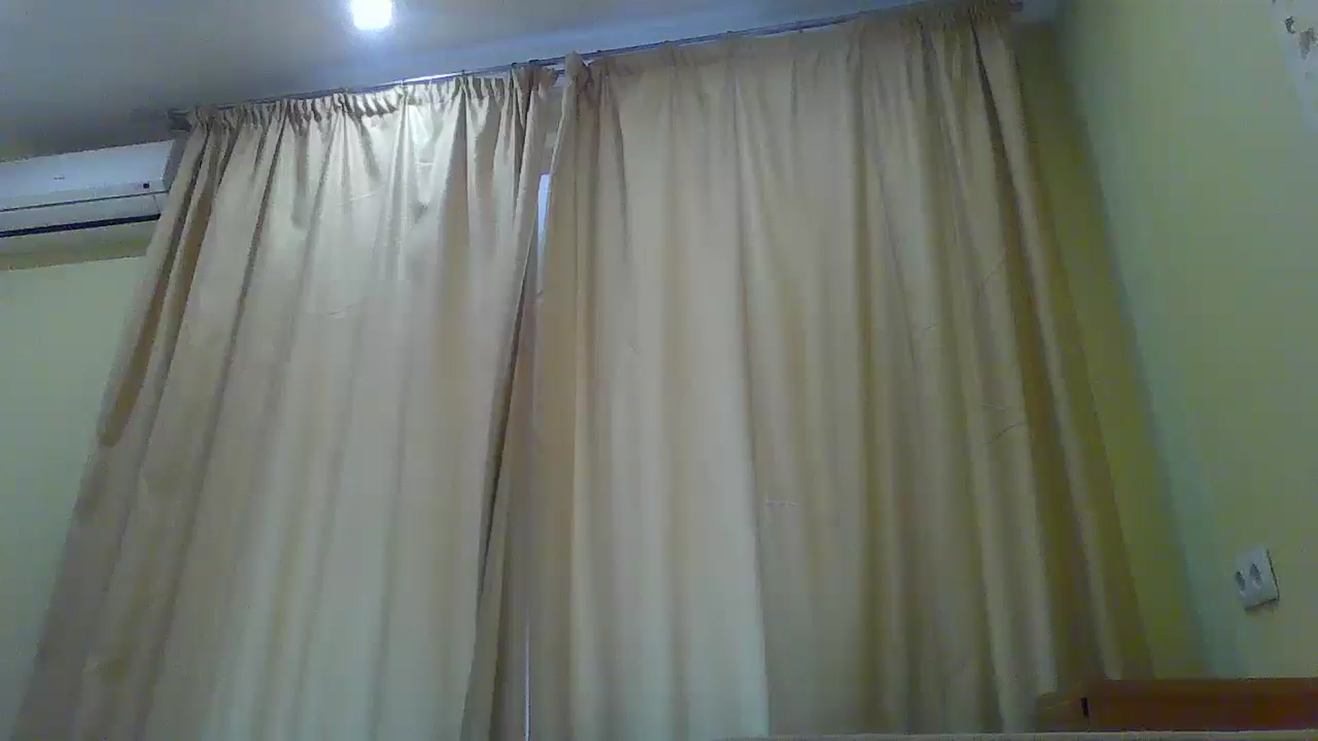 Gallery image thumbnail from EmmaDream18's myfreecams stream on, 01/18/2026, 11:44 image 8 of 20
