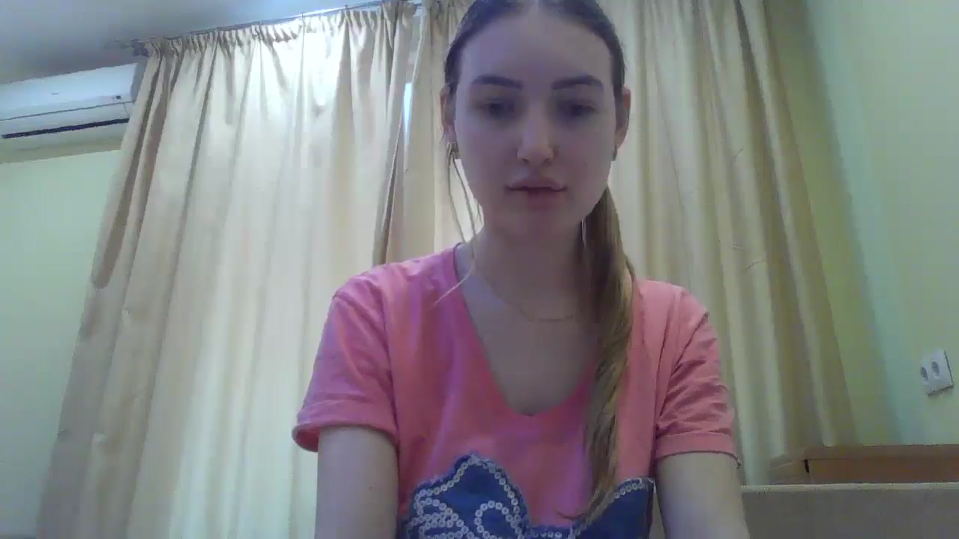 Gallery image thumbnail from EmmaDream18's myfreecams stream on, 01/18/2026, 11:44 image 2 of 20