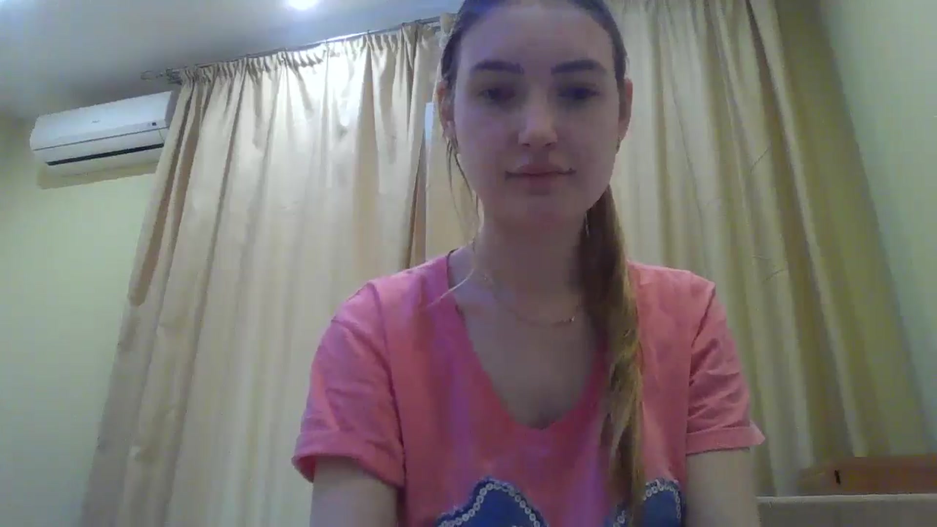 Gallery image thumbnail from EmmaDream18's myfreecams stream on, 01/18/2026, 11:44 image 19 of 20