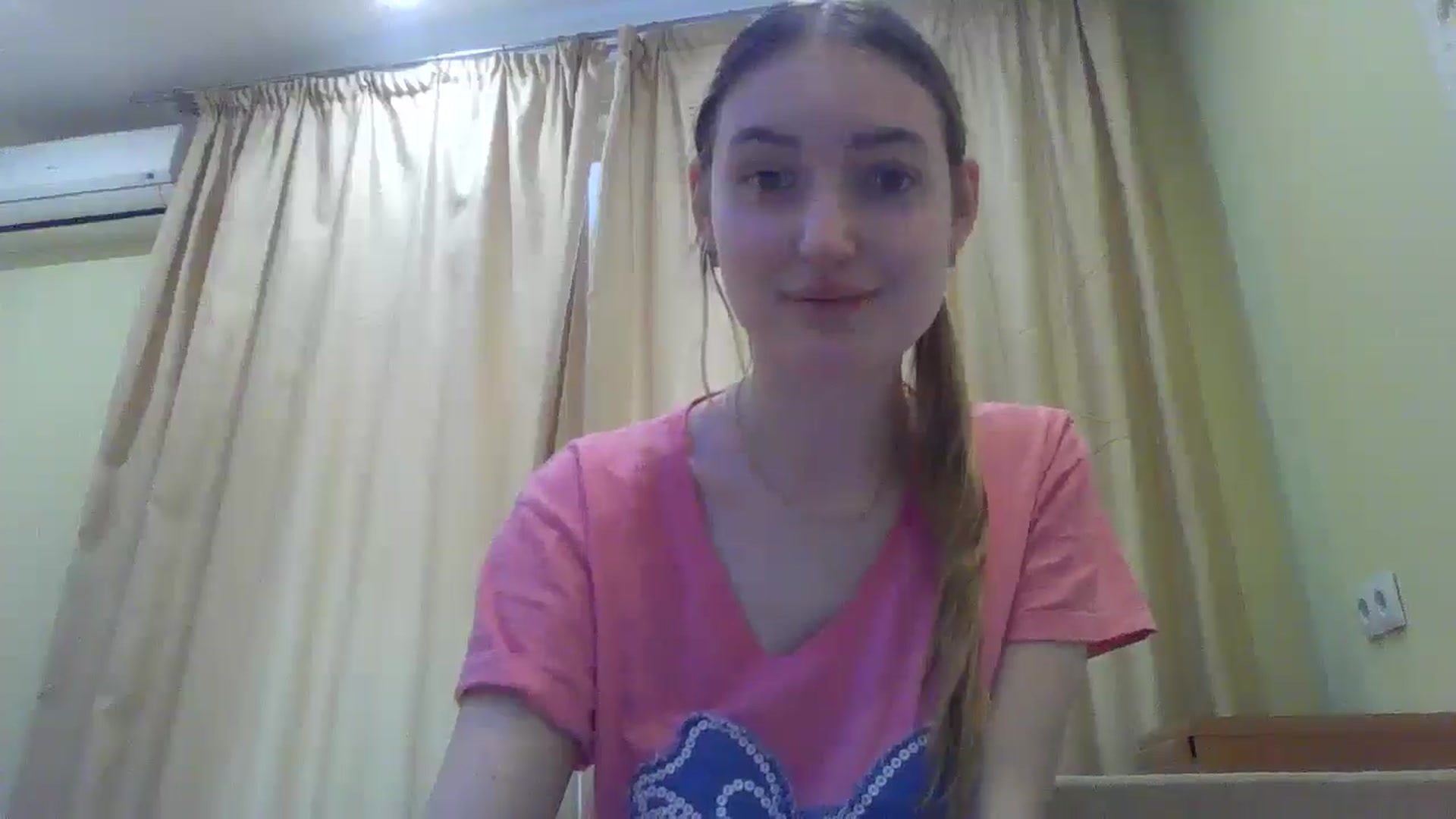 Gallery image thumbnail from EmmaDream18's myfreecams stream on, 01/18/2026, 11:44 image 14 of 20