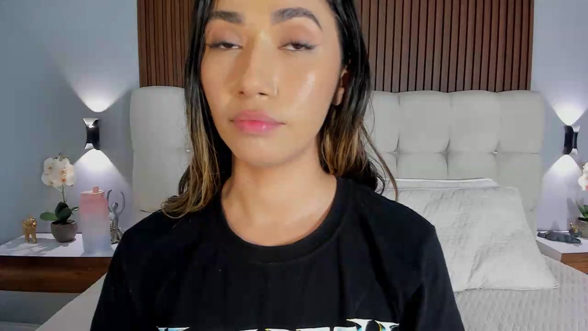 Gallery image thumbnail from EmmaGallardo's myfreecams stream on, 08/30/2026, 12:03 image 18 of 20