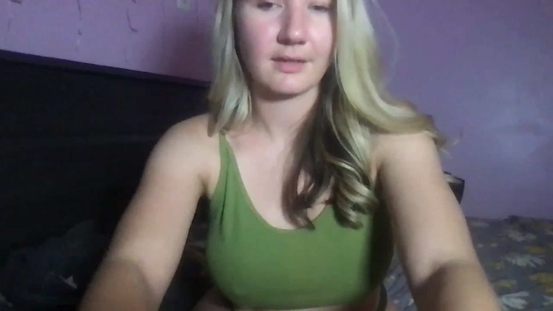Gallery image thumbnail from EmmaHaze's myfreecams stream on, 12/17/2024, 02:55 image 2 of 20
