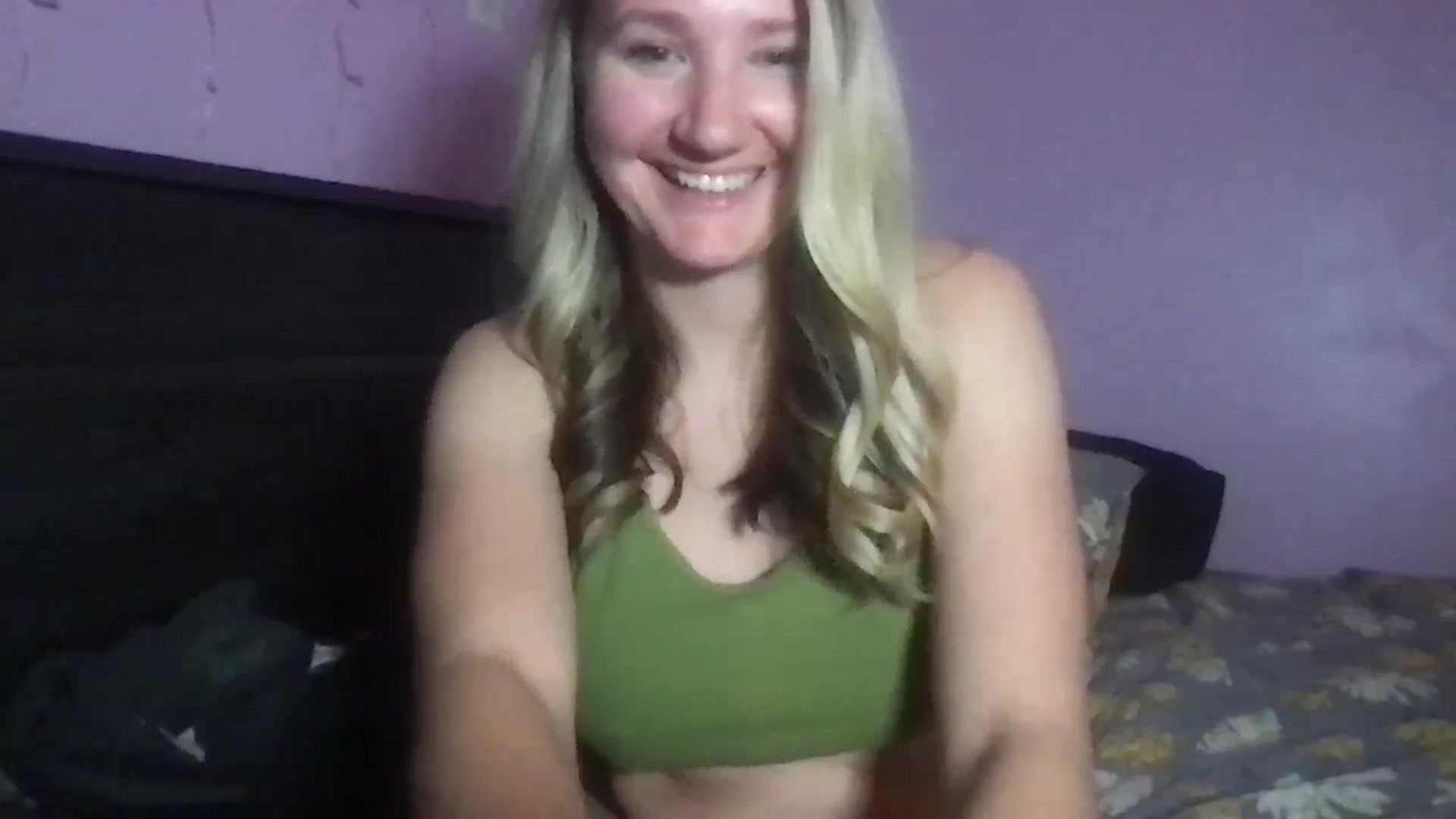 Gallery image thumbnail from EmmaHaze's myfreecams stream on, 12/17/2024, 02:55 image 3 of 20