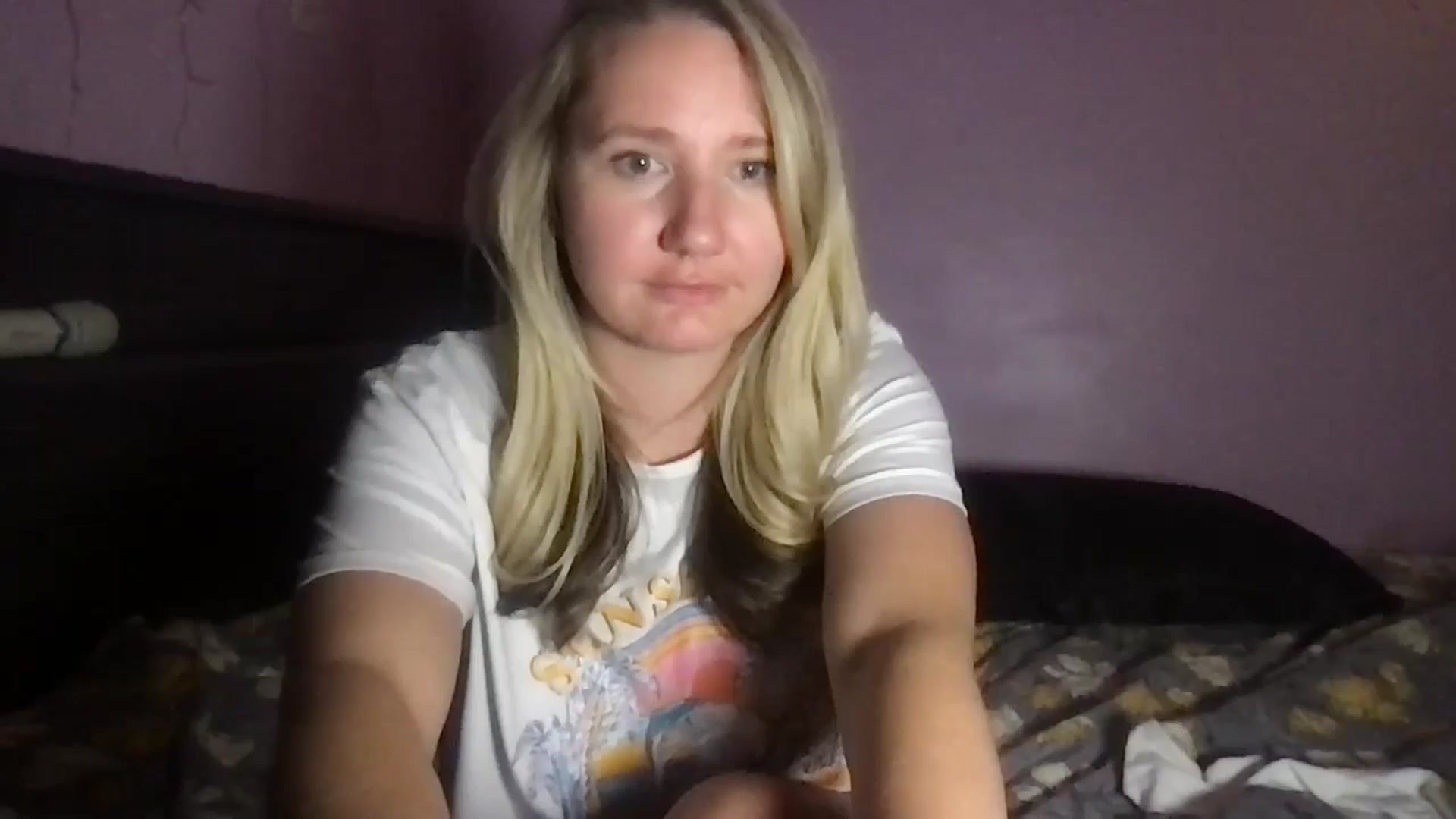 Gallery image thumbnail from EmmaHaze's myfreecams stream on, 12/19/2024, 06:15 image 16 of 20