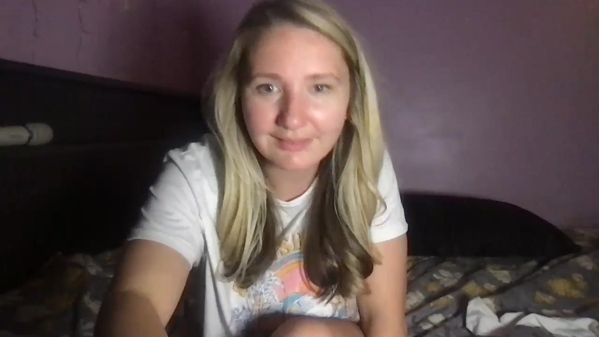 Gallery image thumbnail from EmmaHaze's myfreecams stream on, 12/19/2024, 06:15 image 17 of 20