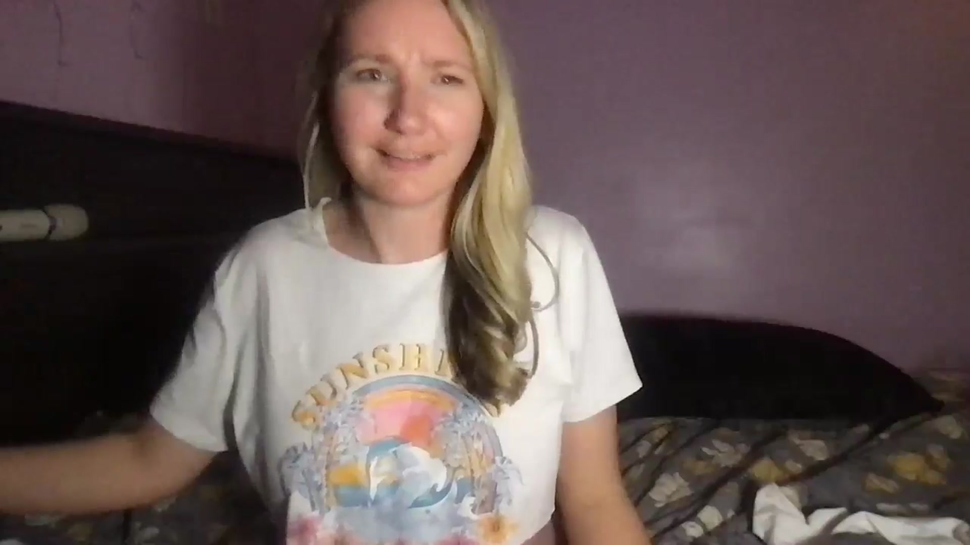 Gallery image thumbnail from EmmaHaze's myfreecams stream on, 12/19/2024, 06:15 image 18 of 20