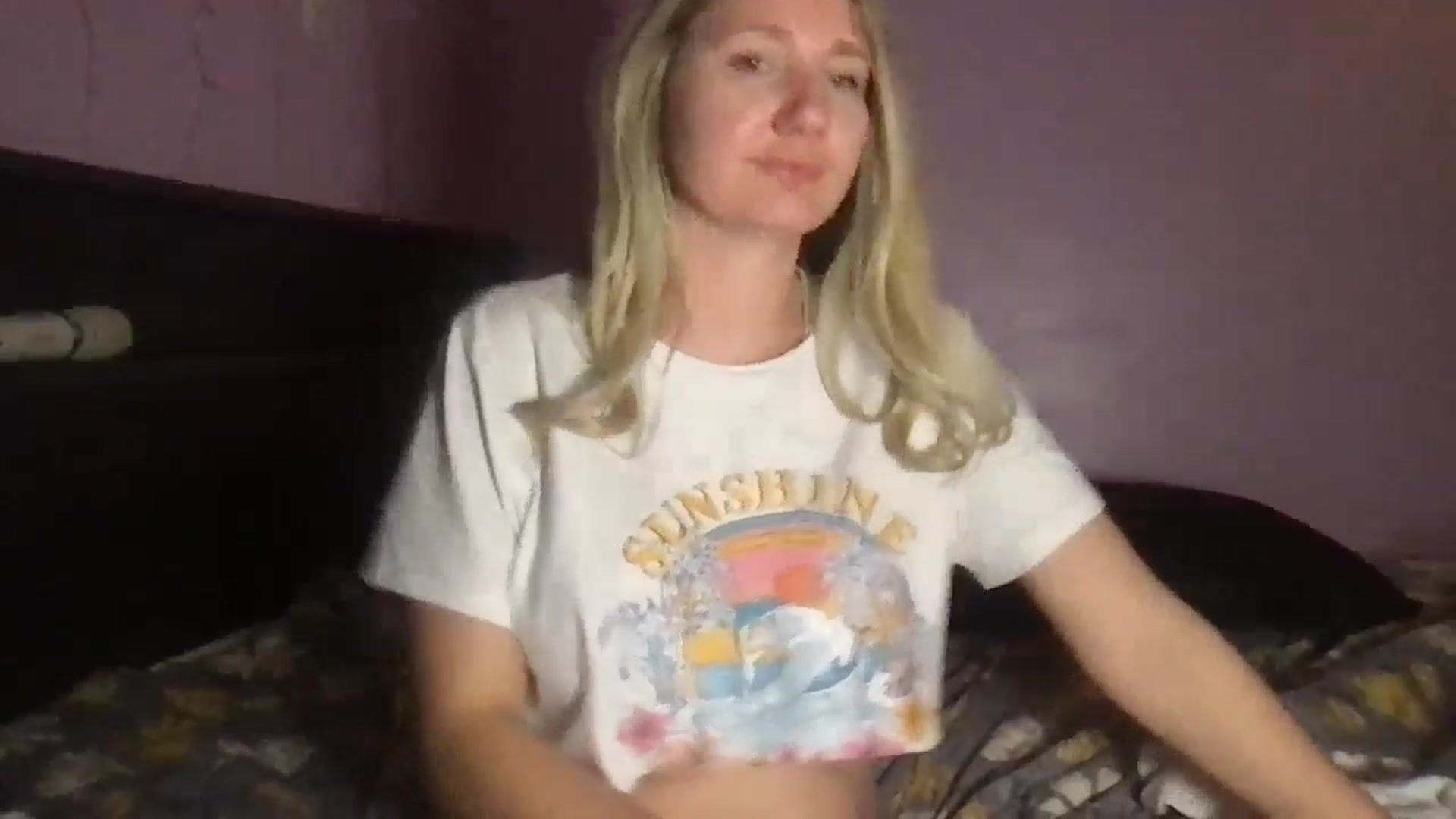 Gallery image thumbnail from EmmaHaze's myfreecams stream on, 12/19/2024, 06:15 image 3 of 20