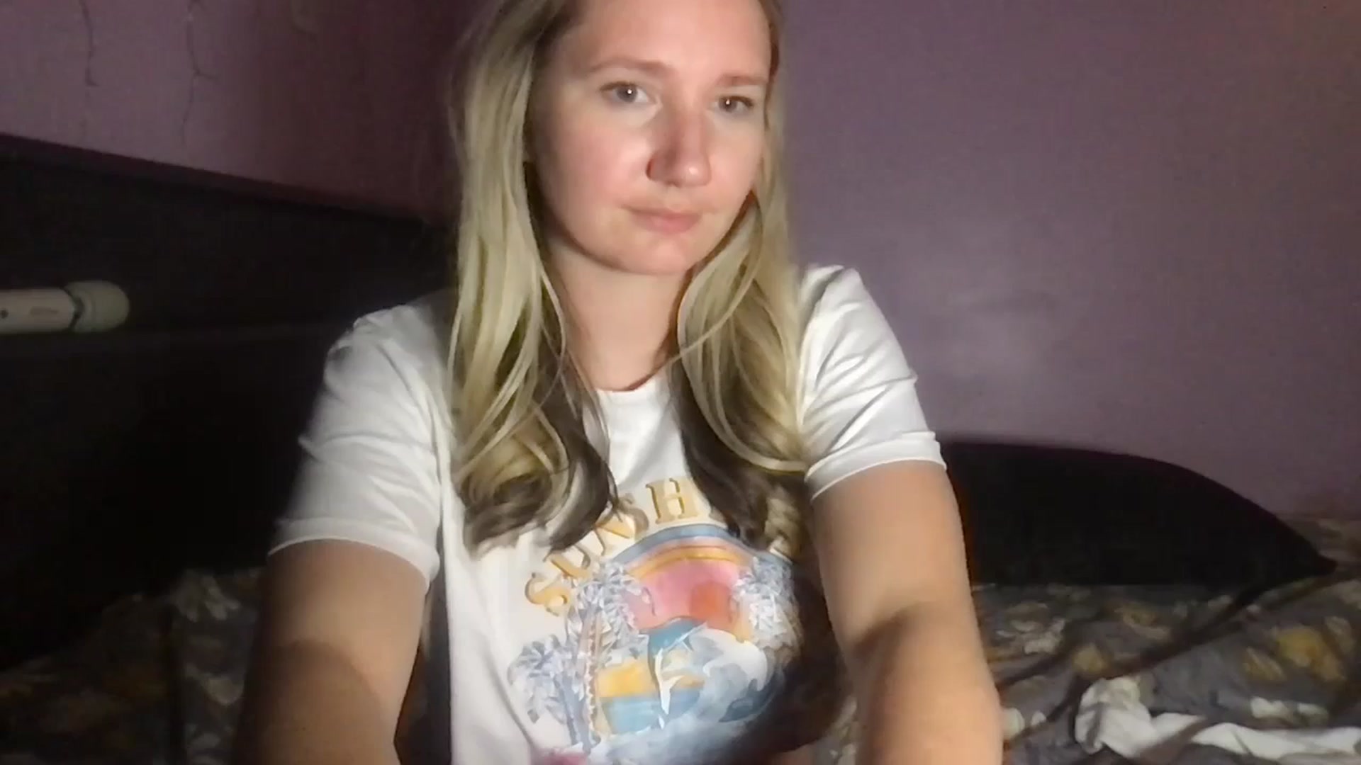 Gallery image thumbnail from EmmaHaze's myfreecams stream on, 12/19/2024, 06:15 image 6 of 20