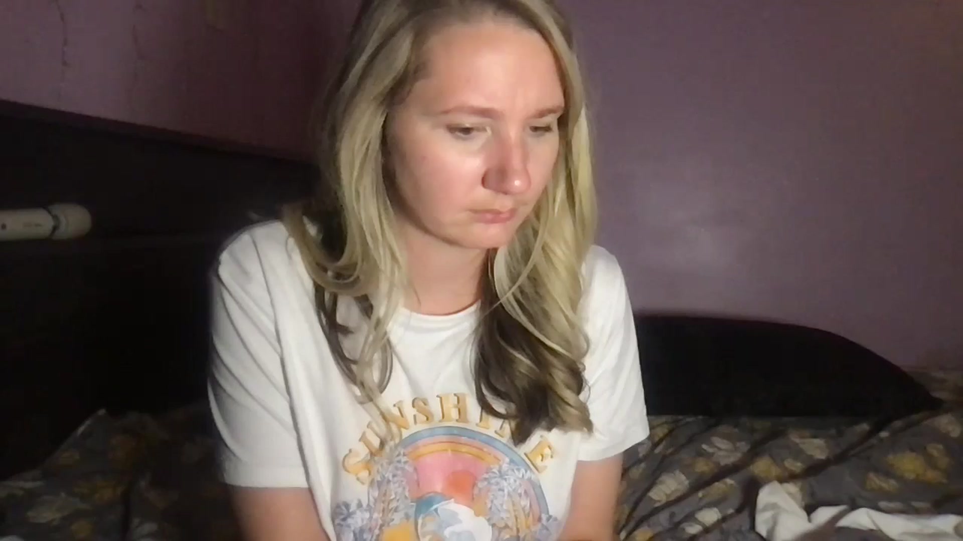 Gallery image thumbnail from EmmaHaze's myfreecams stream on, 12/19/2024, 06:15 image 14 of 20