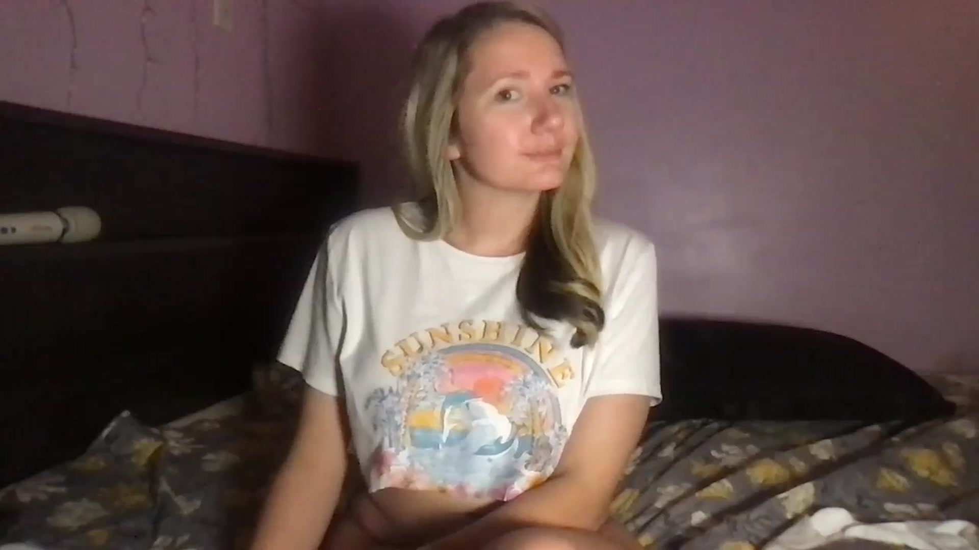 Gallery image thumbnail from EmmaHaze's myfreecams stream on, 12/19/2024, 07:09 image 7 of 20