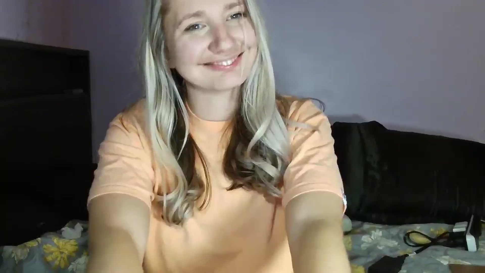 Gallery image thumbnail from EmmaHaze's myfreecams stream on, 12/23/2024, 05:23 image 18 of 20