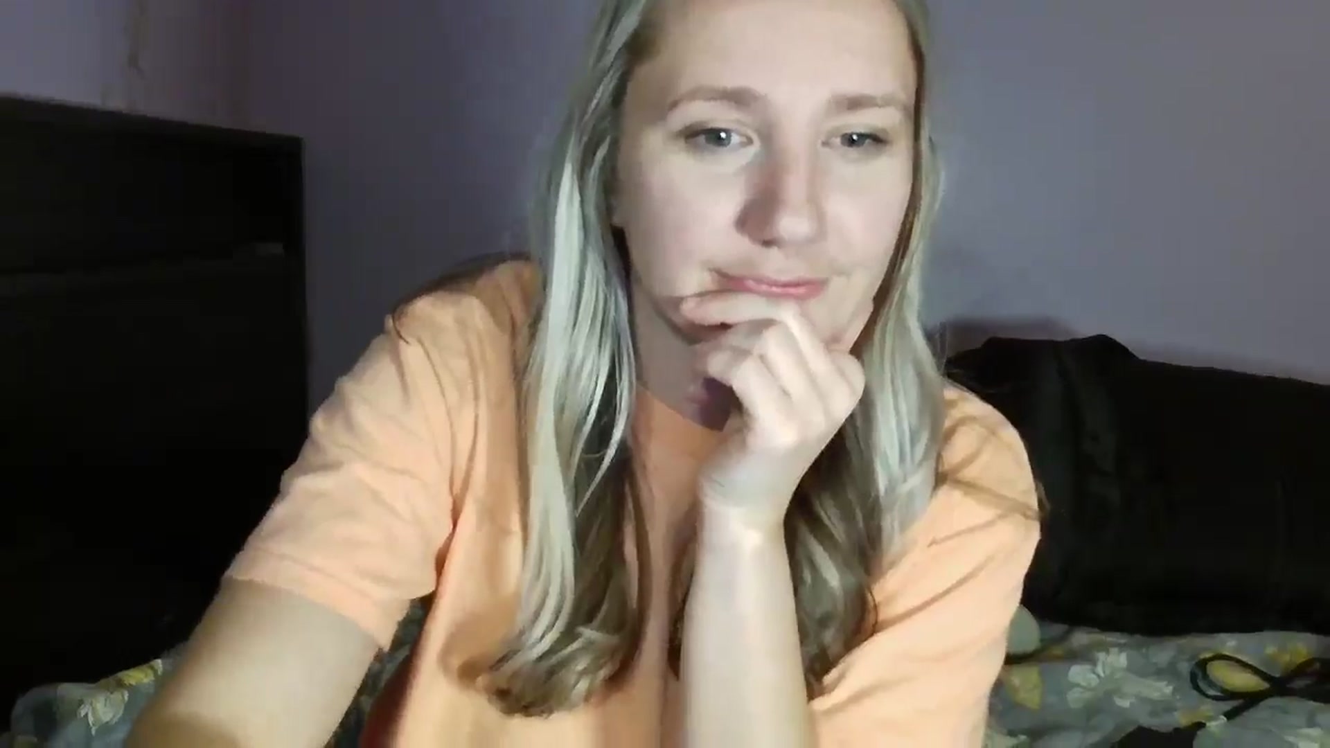Gallery image thumbnail from EmmaHaze's myfreecams stream on, 12/23/2024, 05:23 image 20 of 20