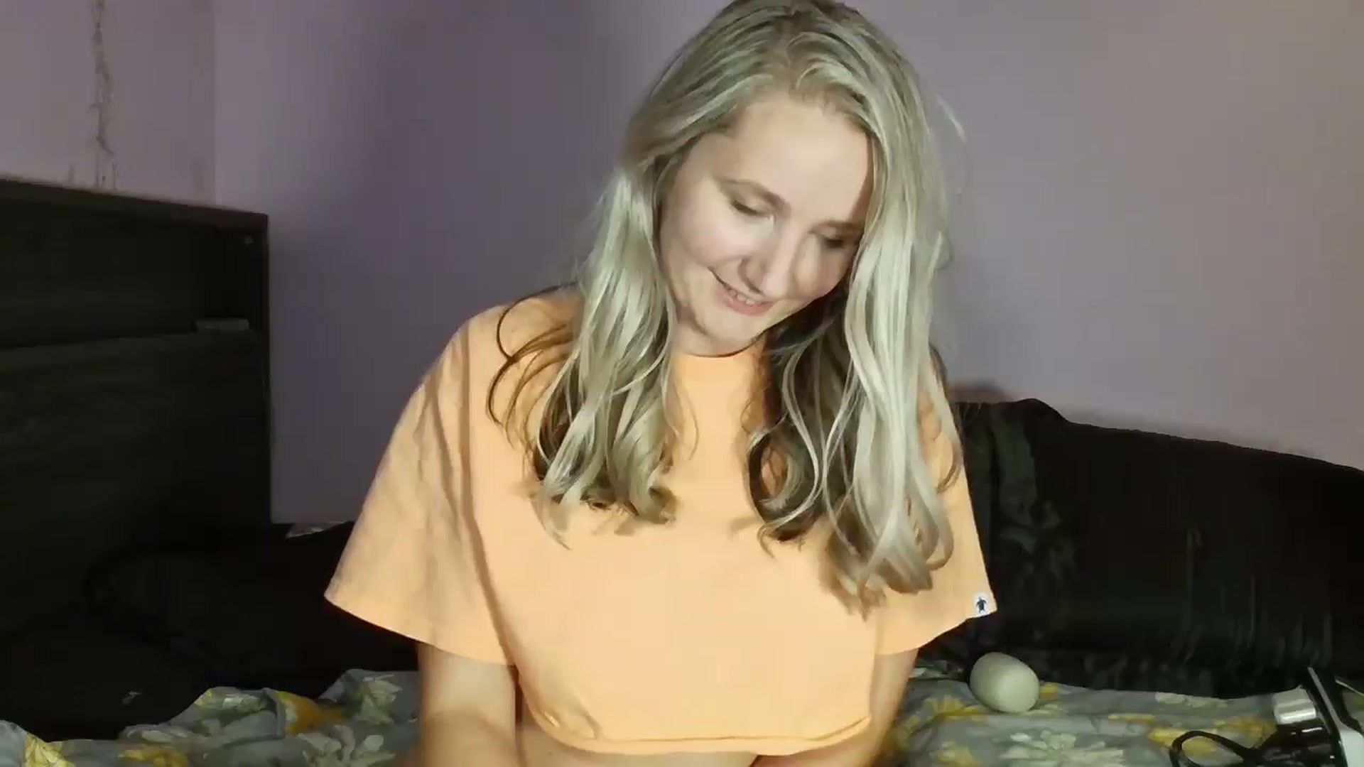 Gallery image thumbnail from EmmaHaze's myfreecams stream on, 12/23/2024, 05:23 image 1 of 20