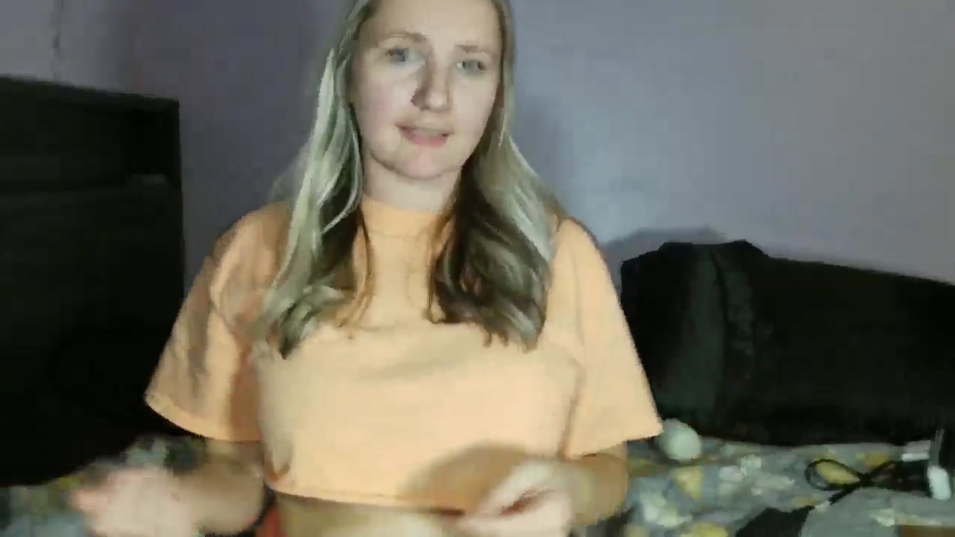 Gallery image thumbnail from EmmaHaze's myfreecams stream on, 12/23/2024, 05:23 image 19 of 20