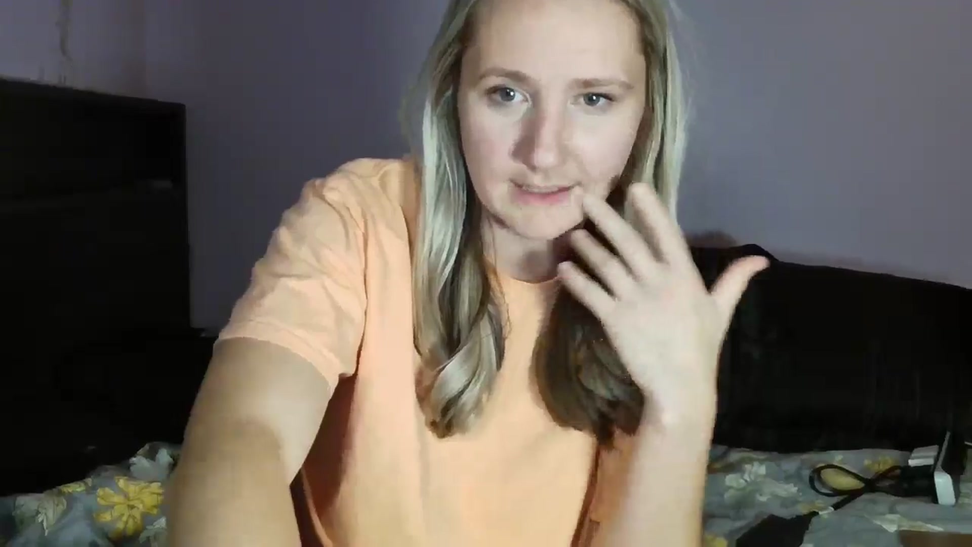 Gallery image thumbnail from EmmaHaze's myfreecams stream on, 12/23/2024, 05:23 image 14 of 20