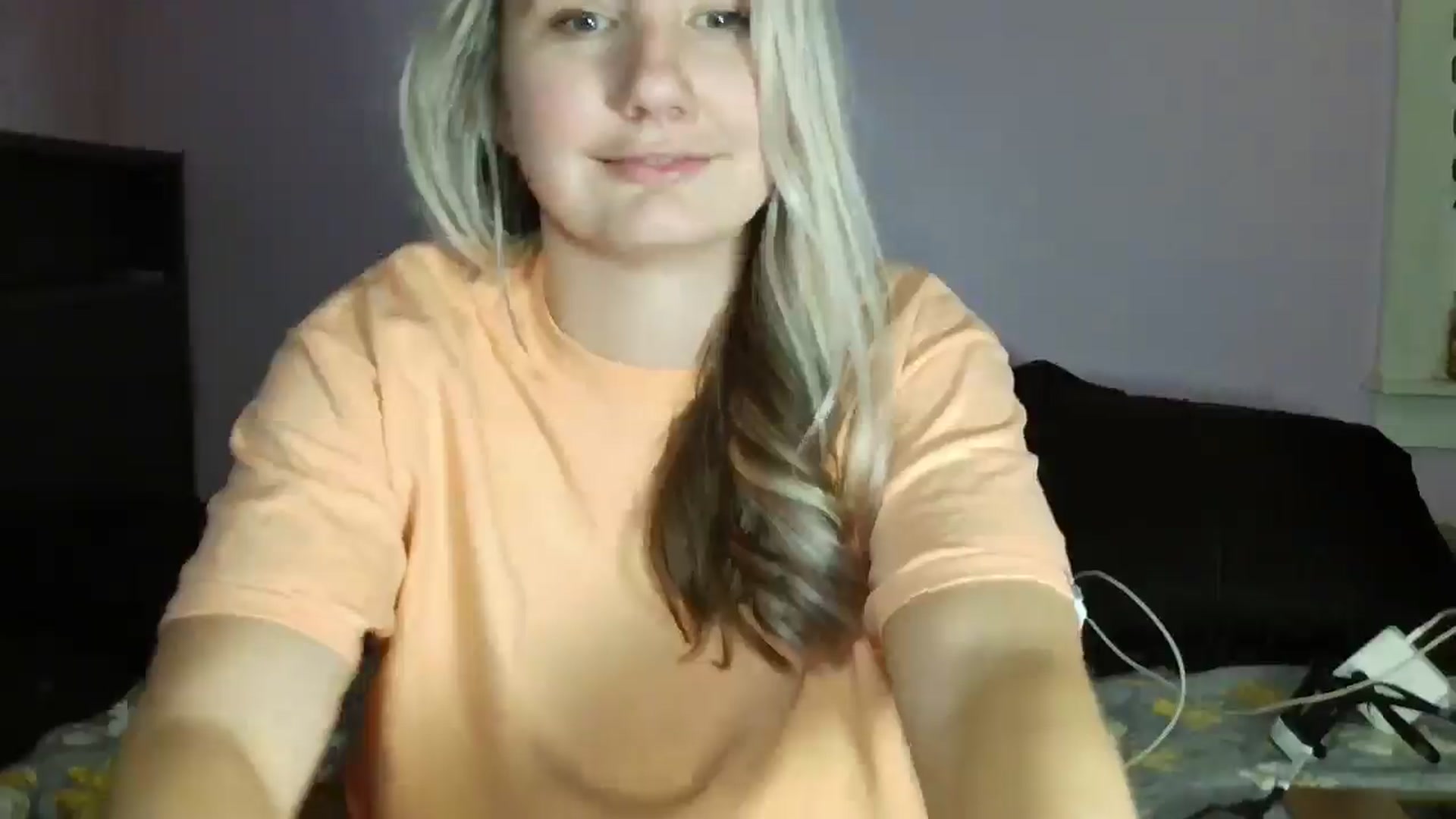 Gallery image thumbnail from EmmaHaze's myfreecams stream on, 12/23/2024, 06:00 image 9 of 20