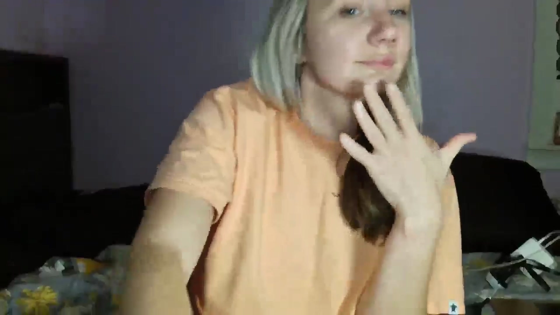 Gallery image thumbnail from EmmaHaze's myfreecams stream on, 12/23/2024, 06:00 image 12 of 20