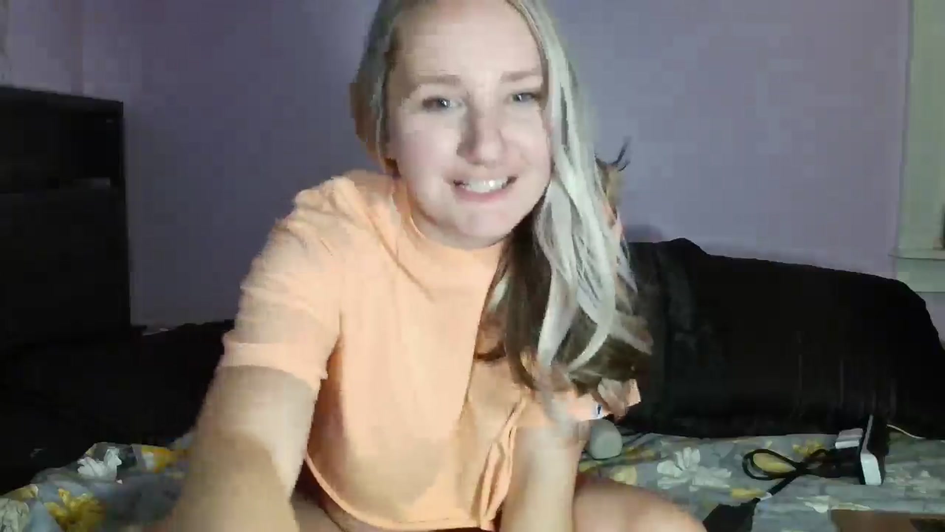 Gallery image thumbnail from EmmaHaze's myfreecams stream on, 12/23/2024, 06:00 image 3 of 20
