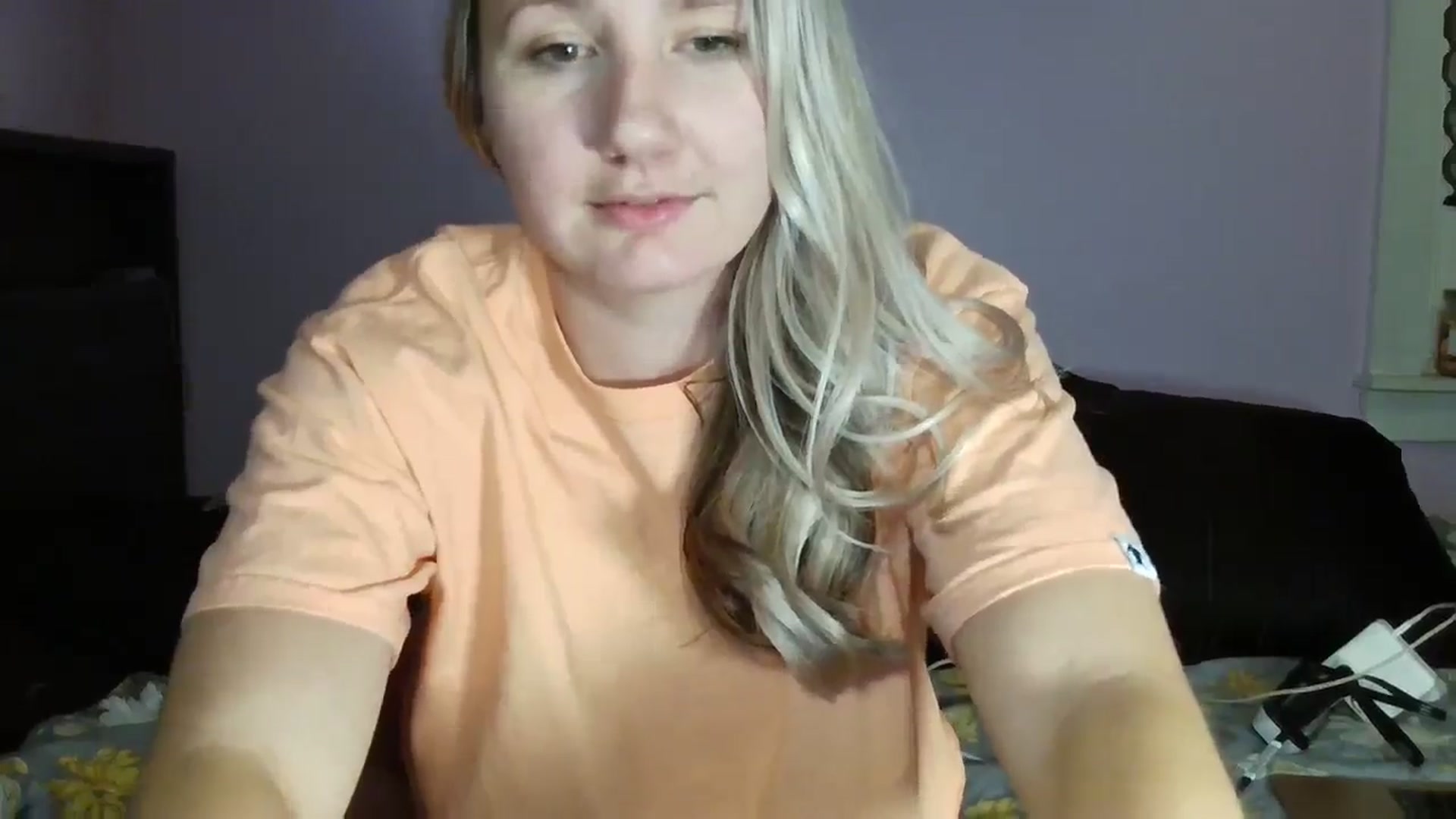 Gallery image thumbnail from EmmaHaze's myfreecams stream on, 12/23/2024, 06:00 image 14 of 20