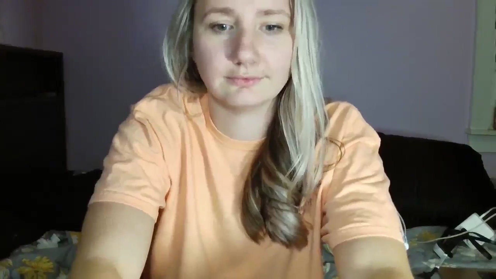 Gallery image thumbnail from EmmaHaze's myfreecams stream on, 12/23/2024, 06:00 image 8 of 20