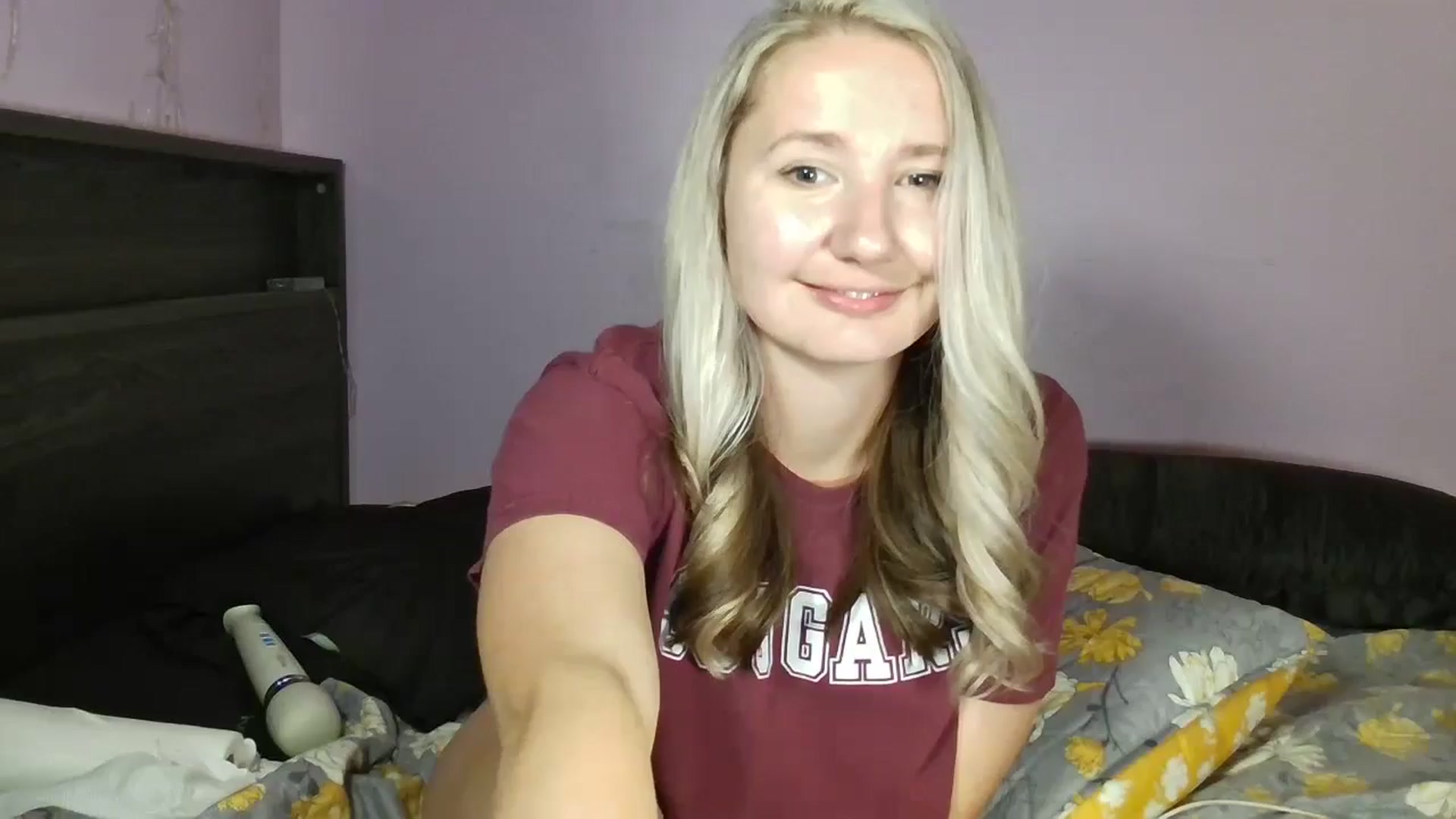 Gallery image thumbnail from EmmaHaze's myfreecams stream on, 12/24/2024, 04:43 image 15 of 20