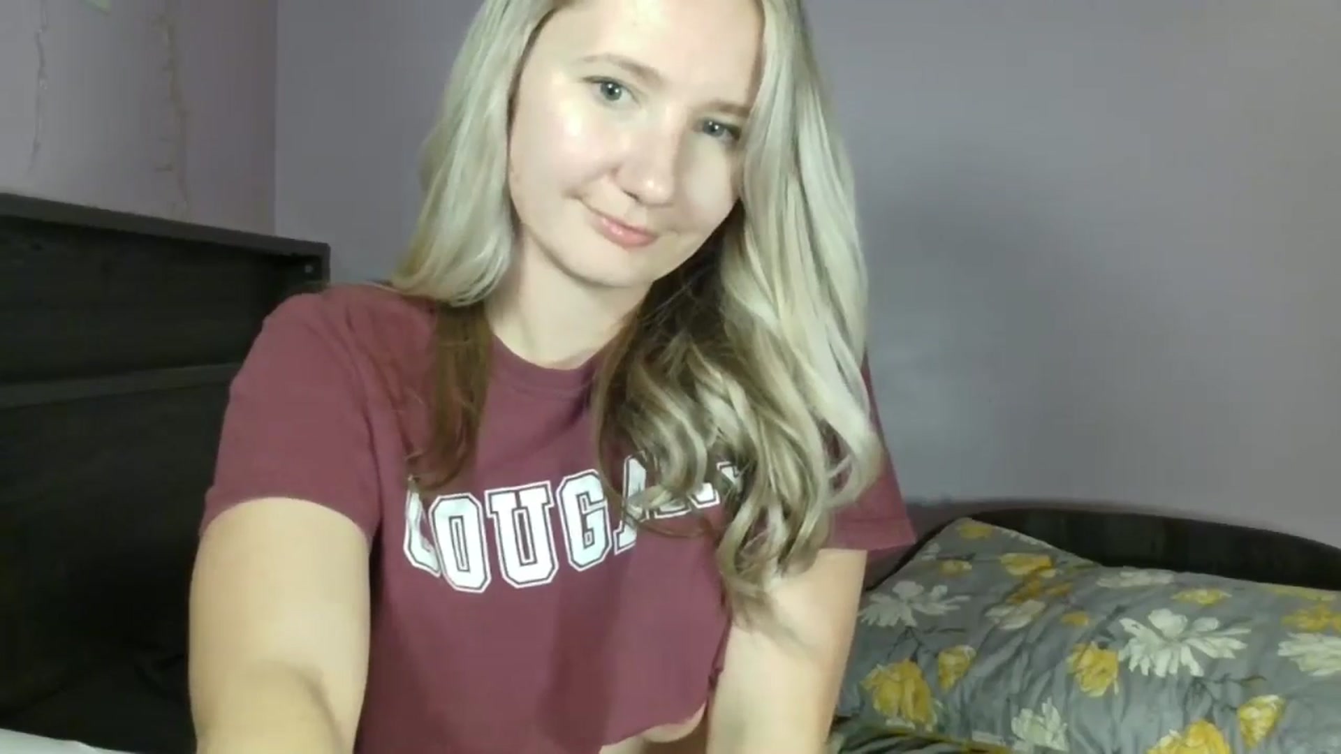 Gallery image thumbnail from EmmaHaze's myfreecams stream on, 12/24/2024, 04:43 image 18 of 20