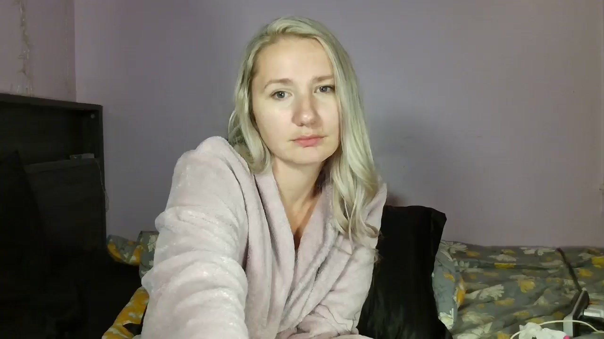 Gallery image thumbnail from EmmaHaze's myfreecams stream on, 12/24/2024, 07:19 image 6 of 20