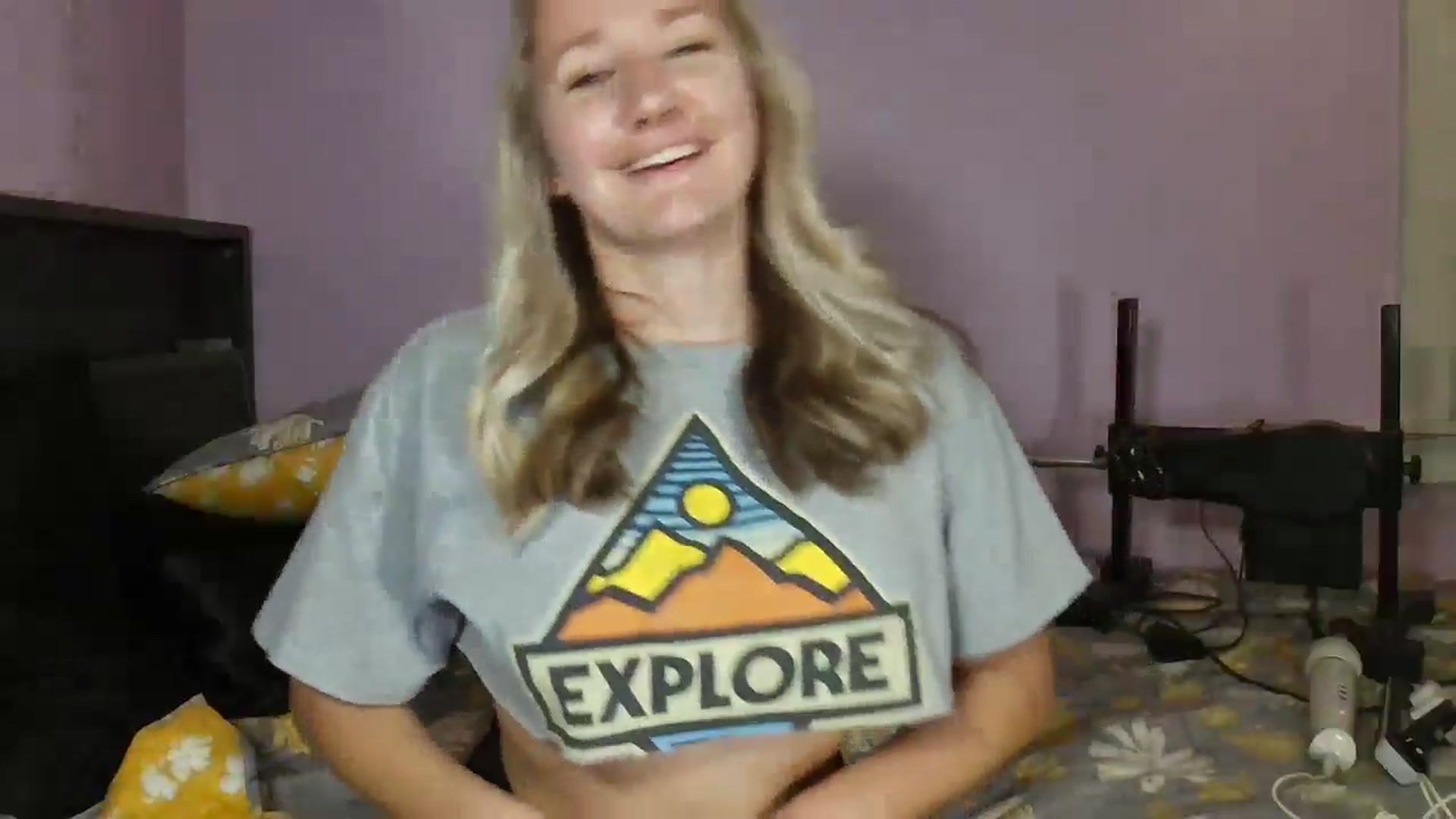 Gallery image thumbnail from EmmaHaze's myfreecams stream on, 12/26/2024, 02:59 image 9 of 20
