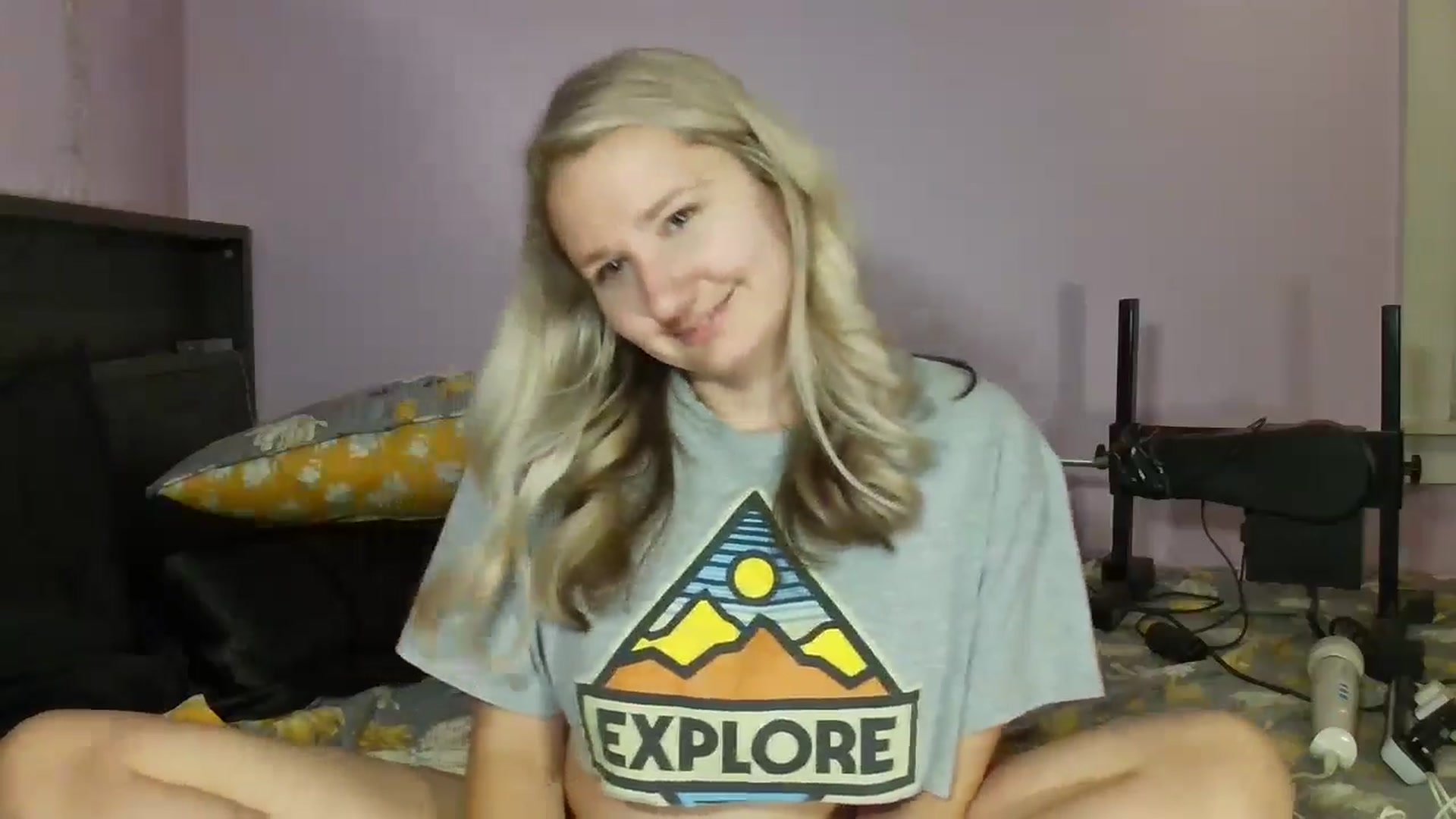 Gallery image thumbnail from EmmaHaze's myfreecams stream on, 12/26/2024, 02:59 image 7 of 20