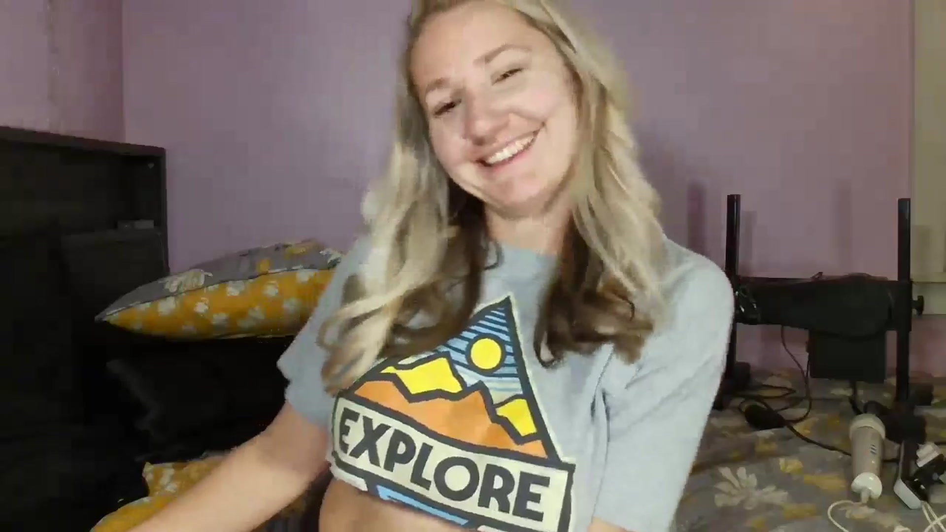 Gallery image thumbnail from EmmaHaze's myfreecams stream on, 12/26/2024, 02:59 image 20 of 20