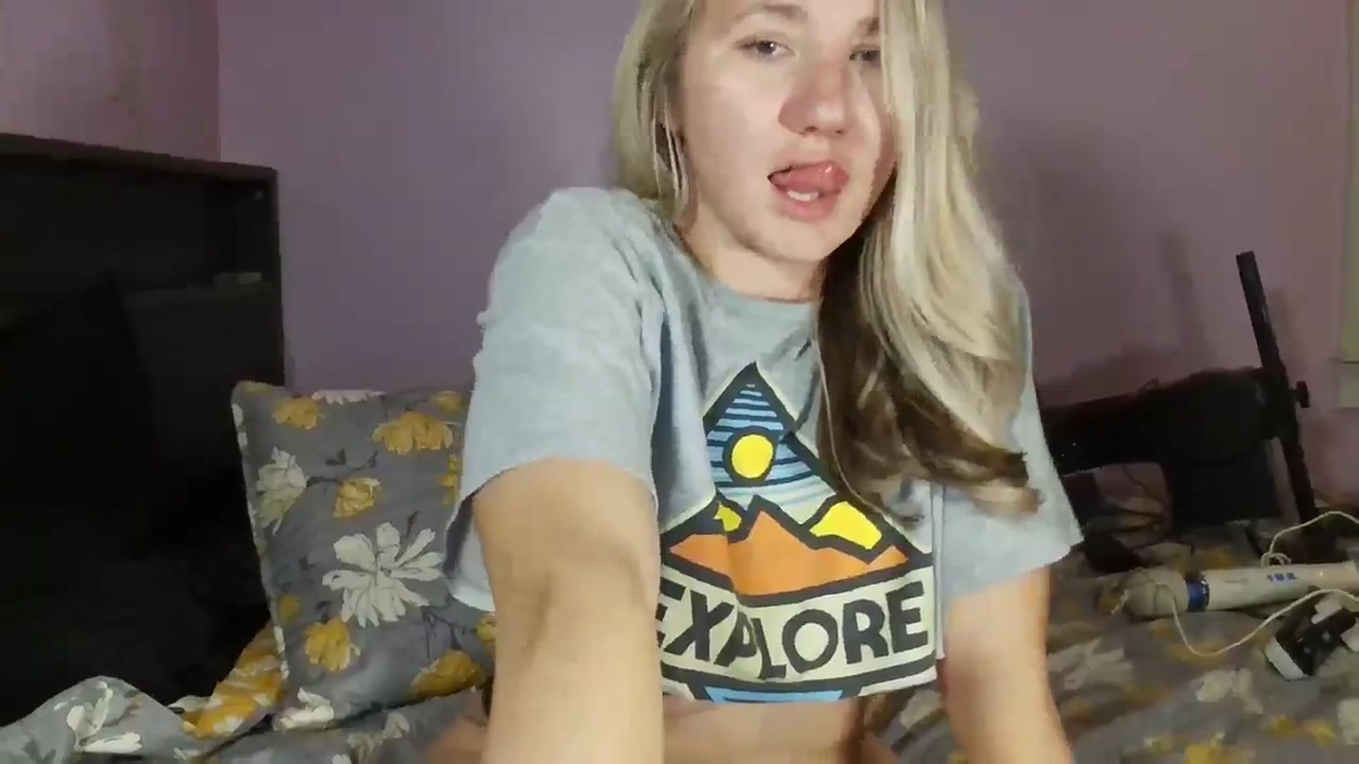 Gallery image thumbnail from EmmaHaze's myfreecams stream on, 12/26/2024, 04:06 image 8 of 20