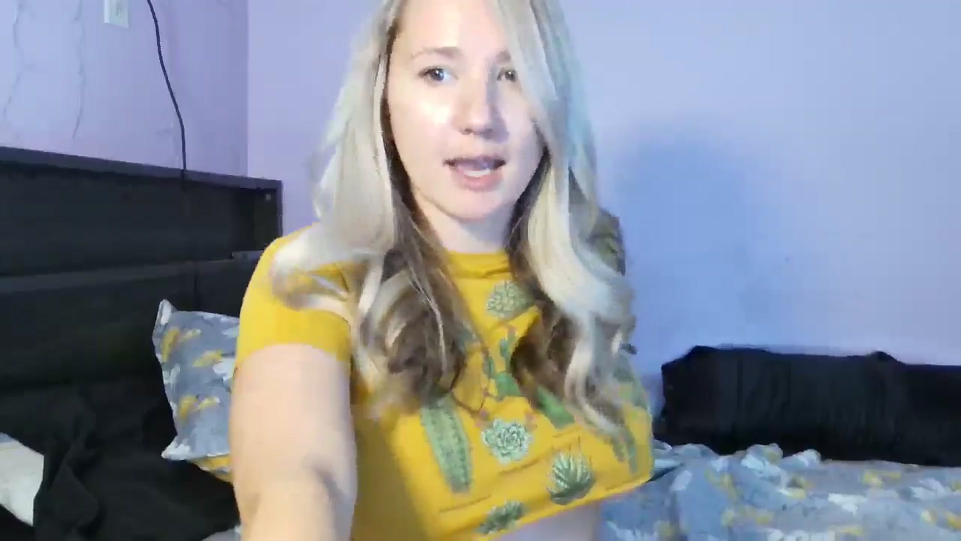 Gallery image thumbnail from EmmaHaze's myfreecams stream on, 01/02/2025, 05:39 image 10 of 20