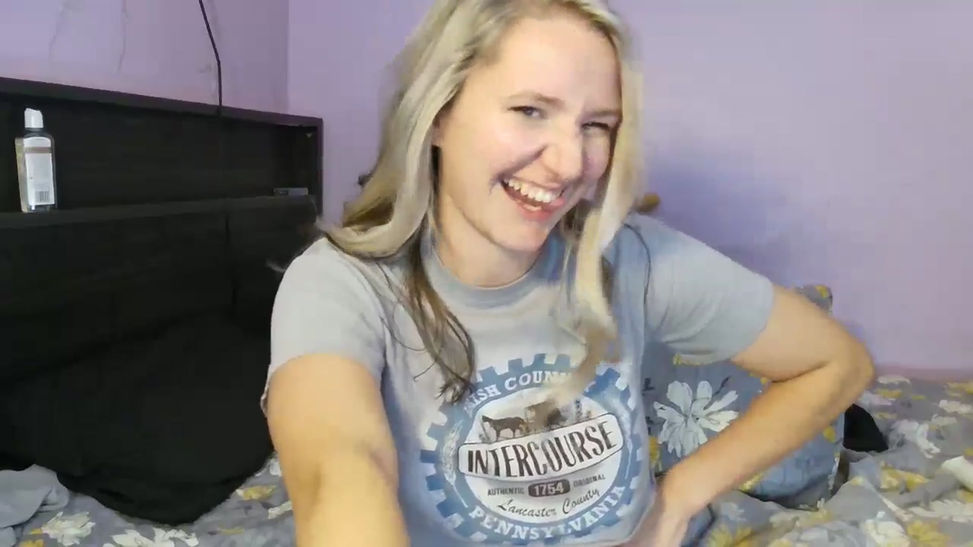 Gallery image thumbnail from EmmaHaze's myfreecams stream on, 01/03/2025, 06:39 image 6 of 20