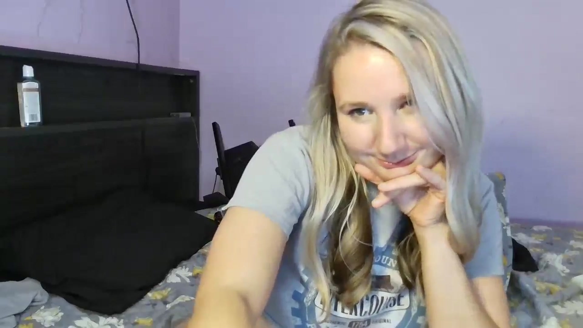 Gallery image thumbnail from EmmaHaze's myfreecams stream on, 01/03/2025, 06:39 image 9 of 20