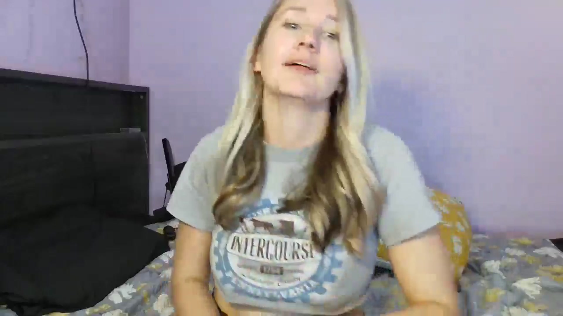 Gallery image thumbnail from EmmaHaze's myfreecams stream on, 01/03/2025, 07:54 image 7 of 20
