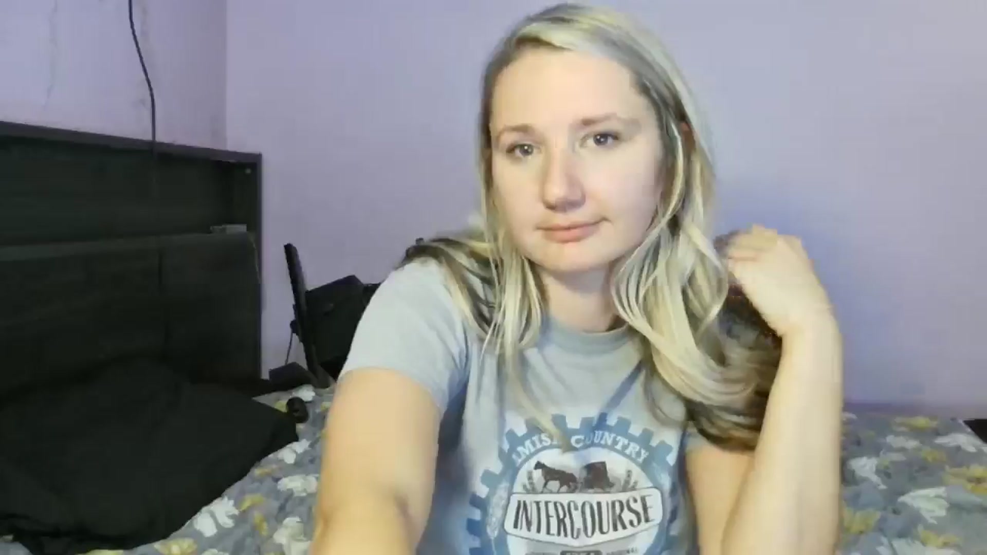 Gallery image thumbnail from EmmaHaze's myfreecams stream on, 01/03/2025, 07:54 image 18 of 20