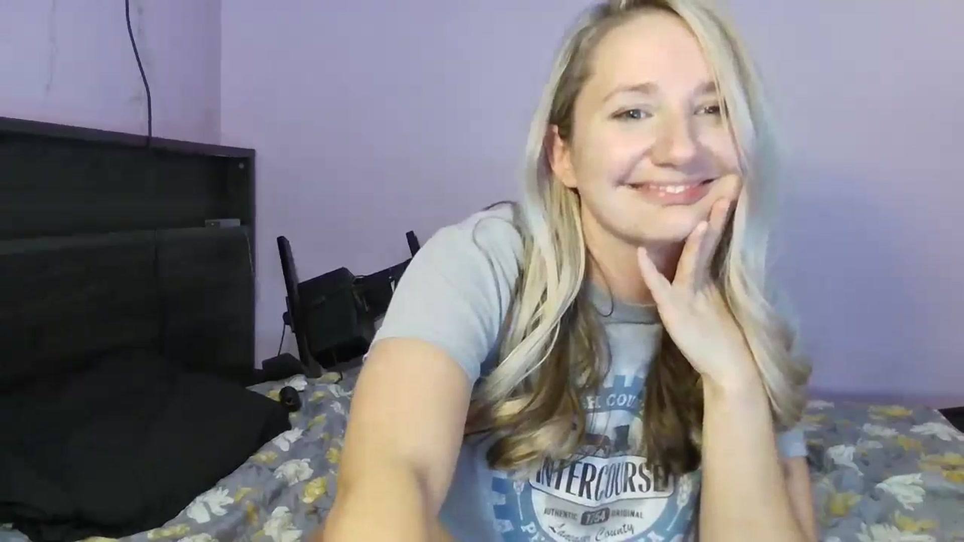 Gallery image thumbnail from EmmaHaze's myfreecams stream on, 01/03/2025, 07:54 image 3 of 20