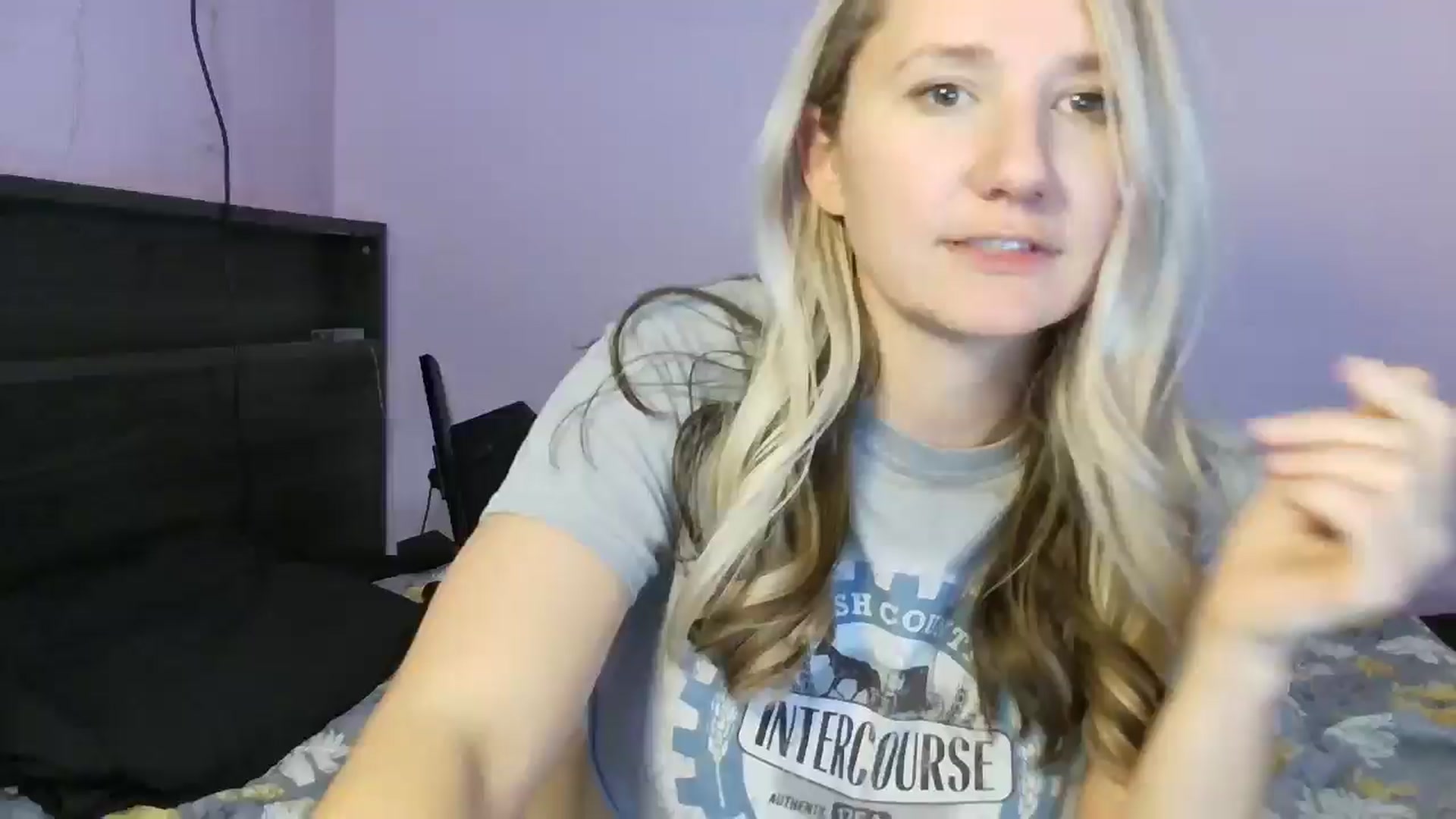 Gallery image thumbnail from EmmaHaze's myfreecams stream on, 01/03/2025, 07:54 image 1 of 20