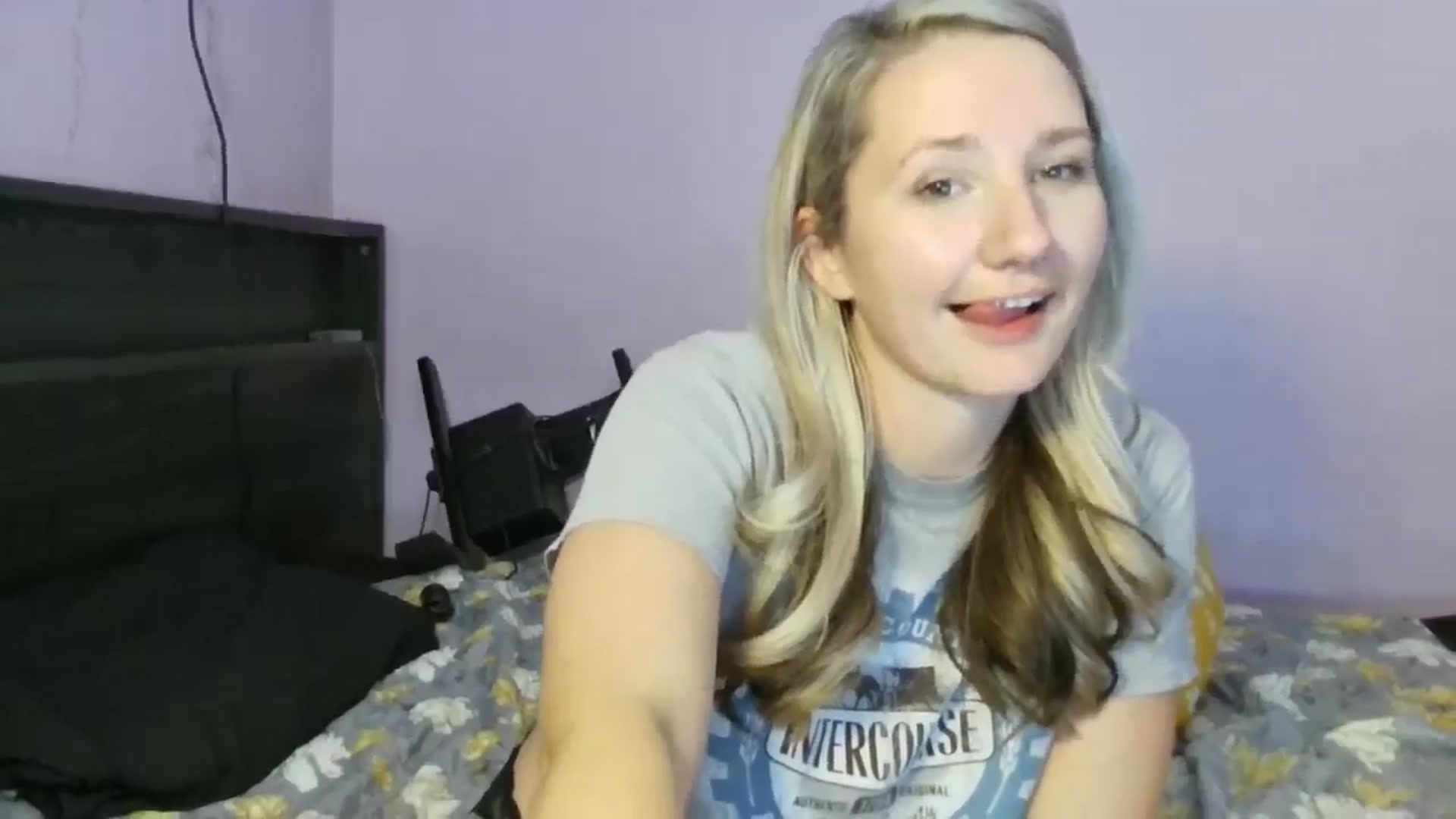 Gallery image thumbnail from EmmaHaze's myfreecams stream on, 01/03/2025, 07:54 image 19 of 20